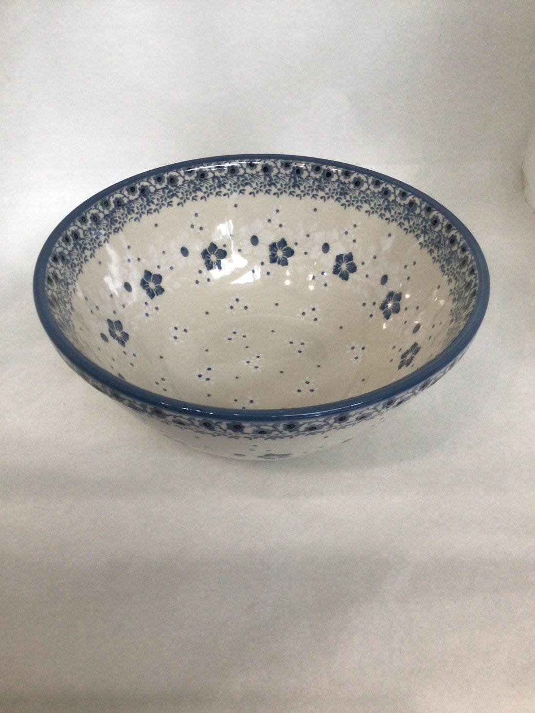 Simple Elegance Nesting Bowl 8"