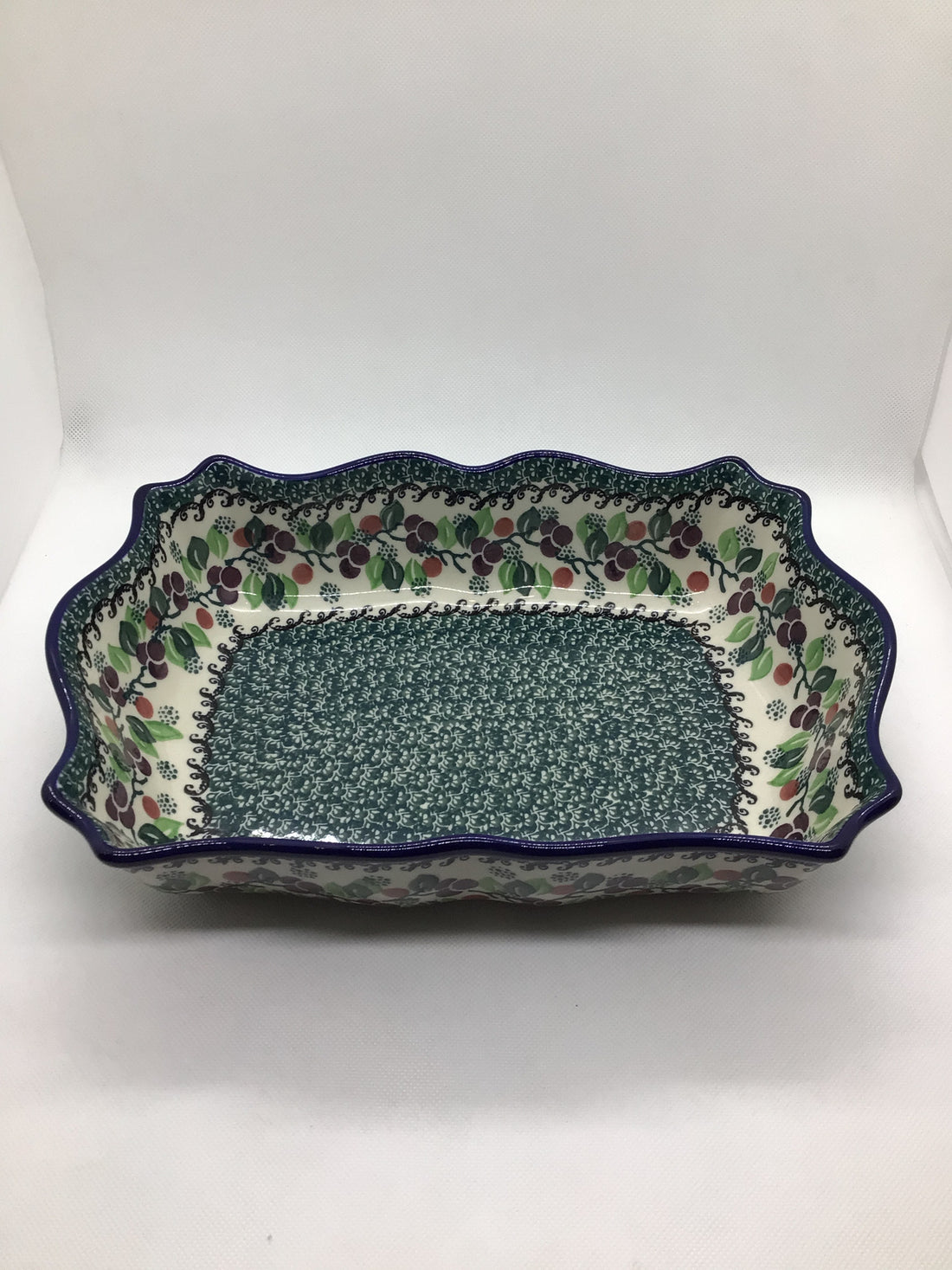 Burgundy Berry Scalloped Baker