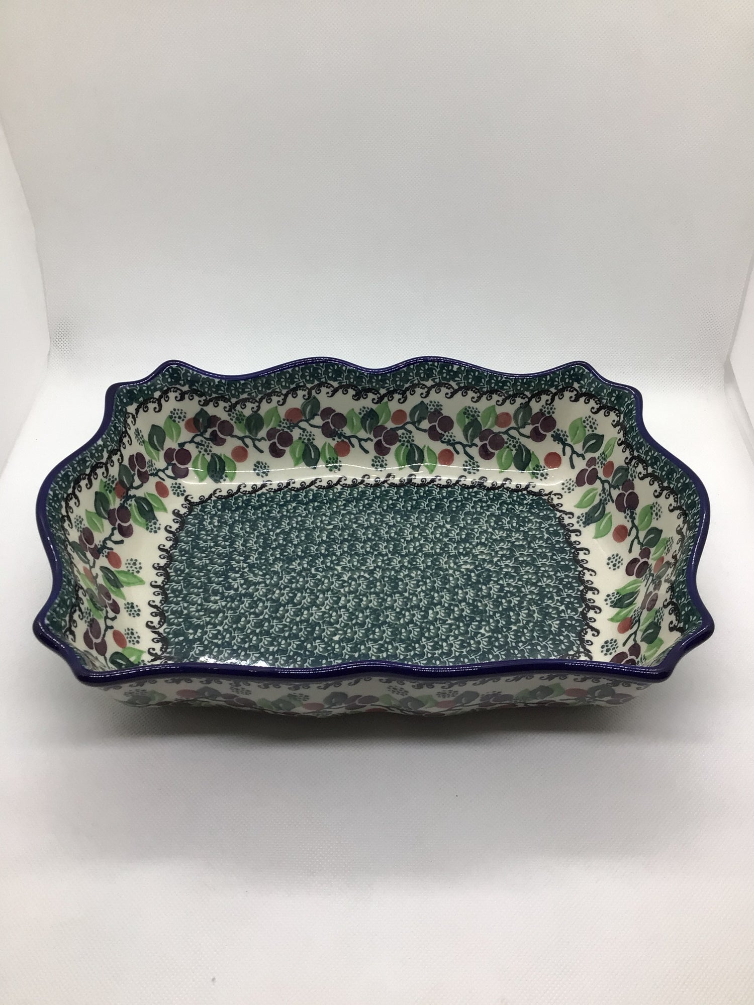 Burgundy Berry Scalloped Baker