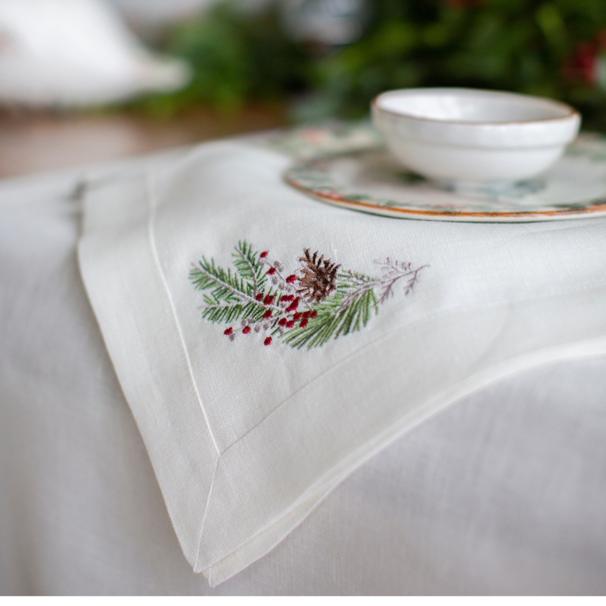 Arte Italica & Crown Linen Designs - Natale Large Napkin