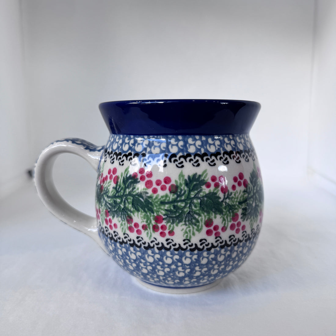 Holly Berry 16 oz Bubble Mug