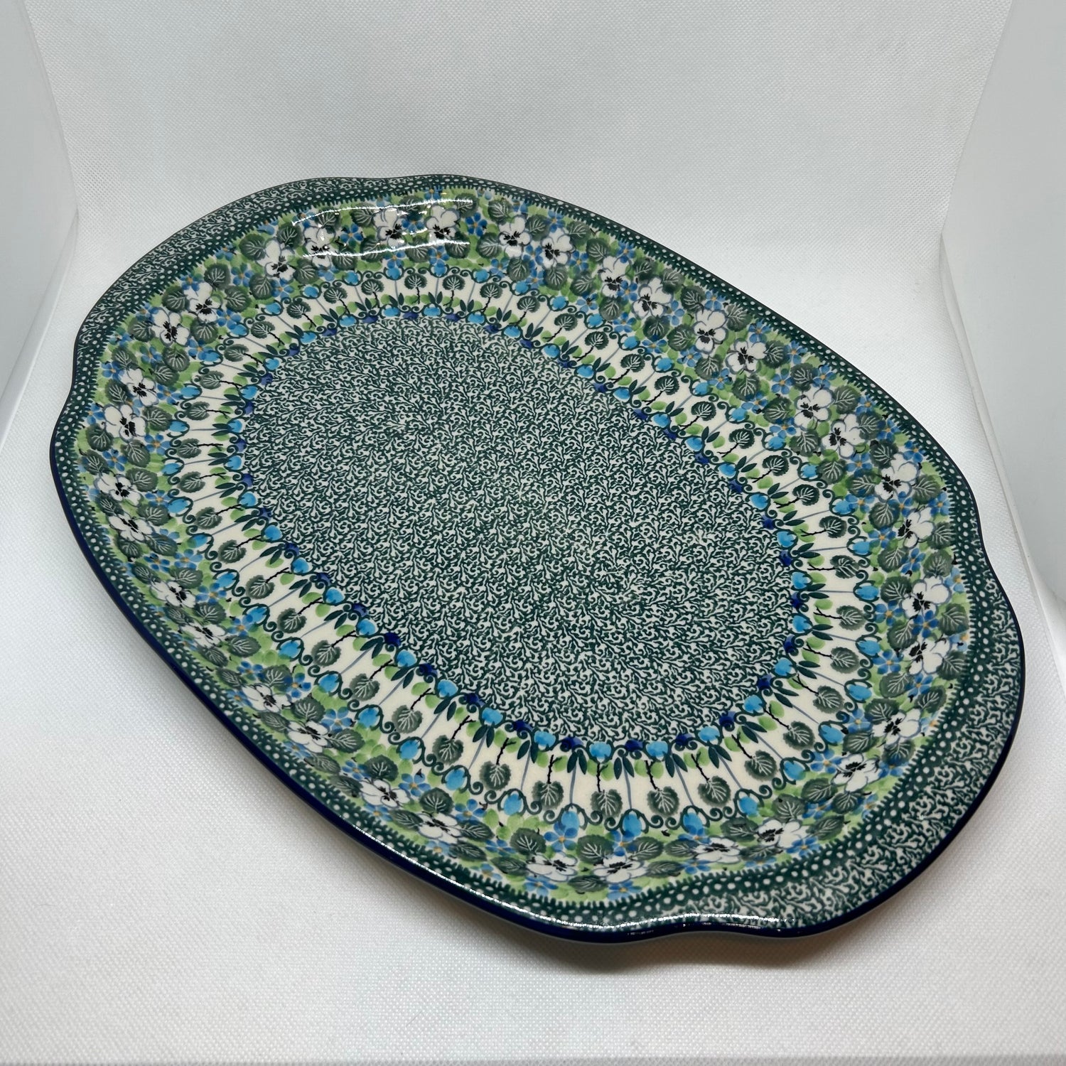 U4795 Large Oval Platter 15.5"