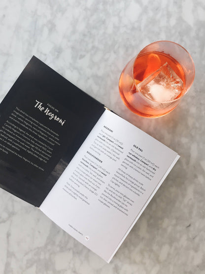 Chronicle Books - Shake. Stir. Sip.