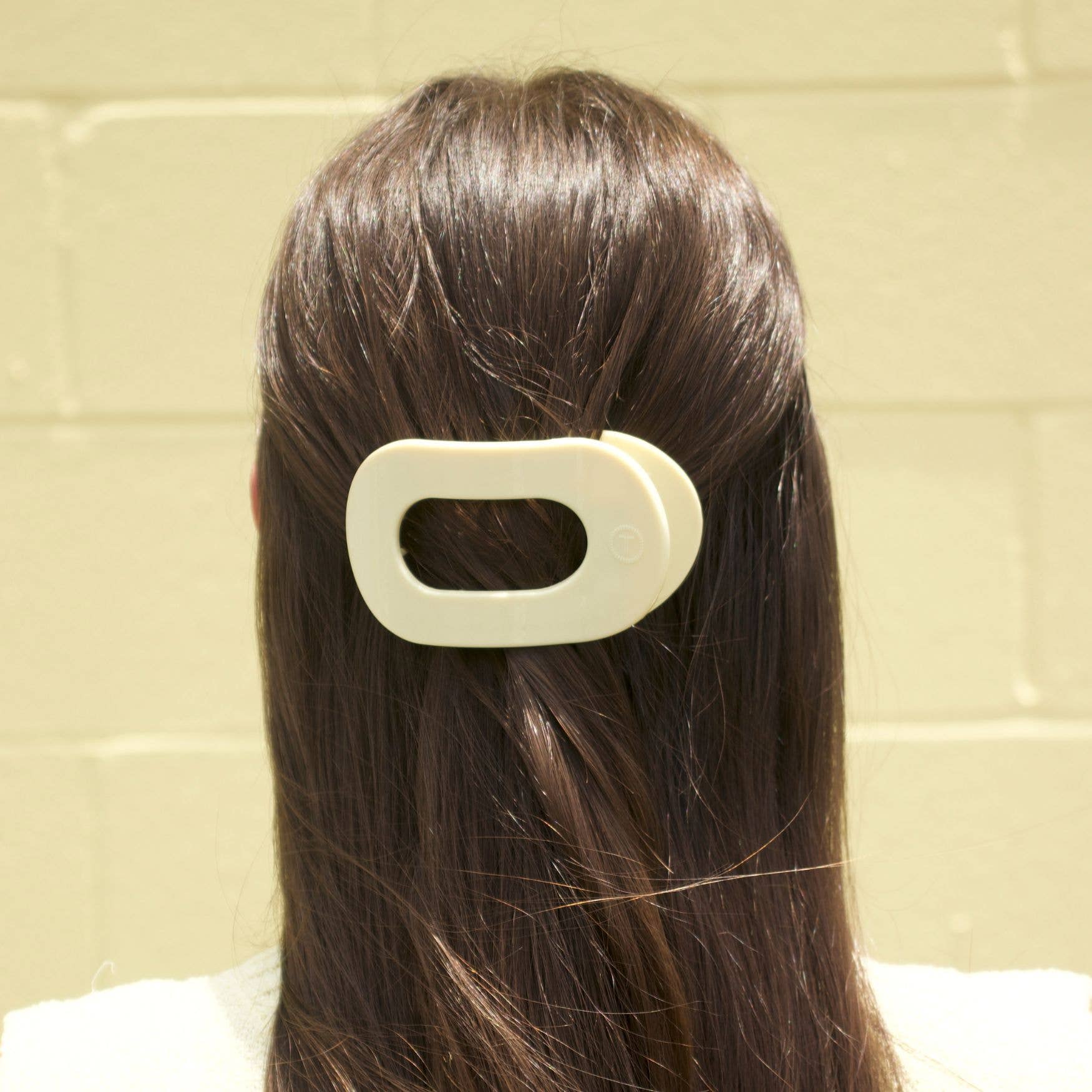 Flat Round Hair Clip | Medium | Butter Yellow