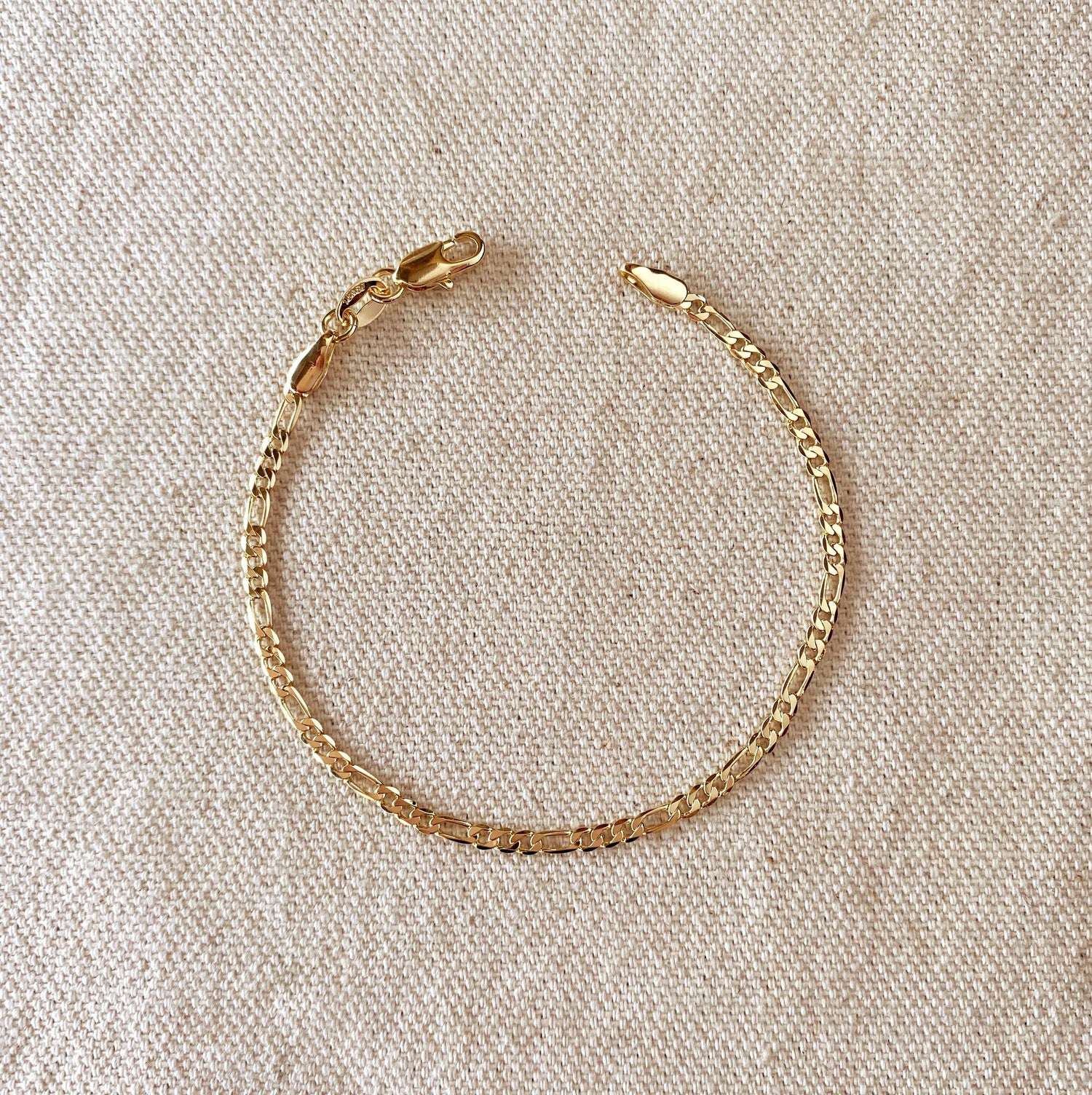 GoldFi - 18k Gold Filled 2.5mm Flat Figaro Chain Bracelet
