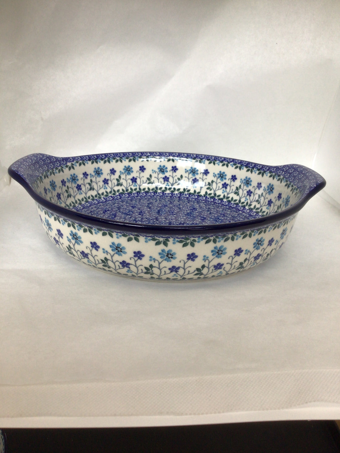 Georgia Blue Round Baker w/Grips 10"