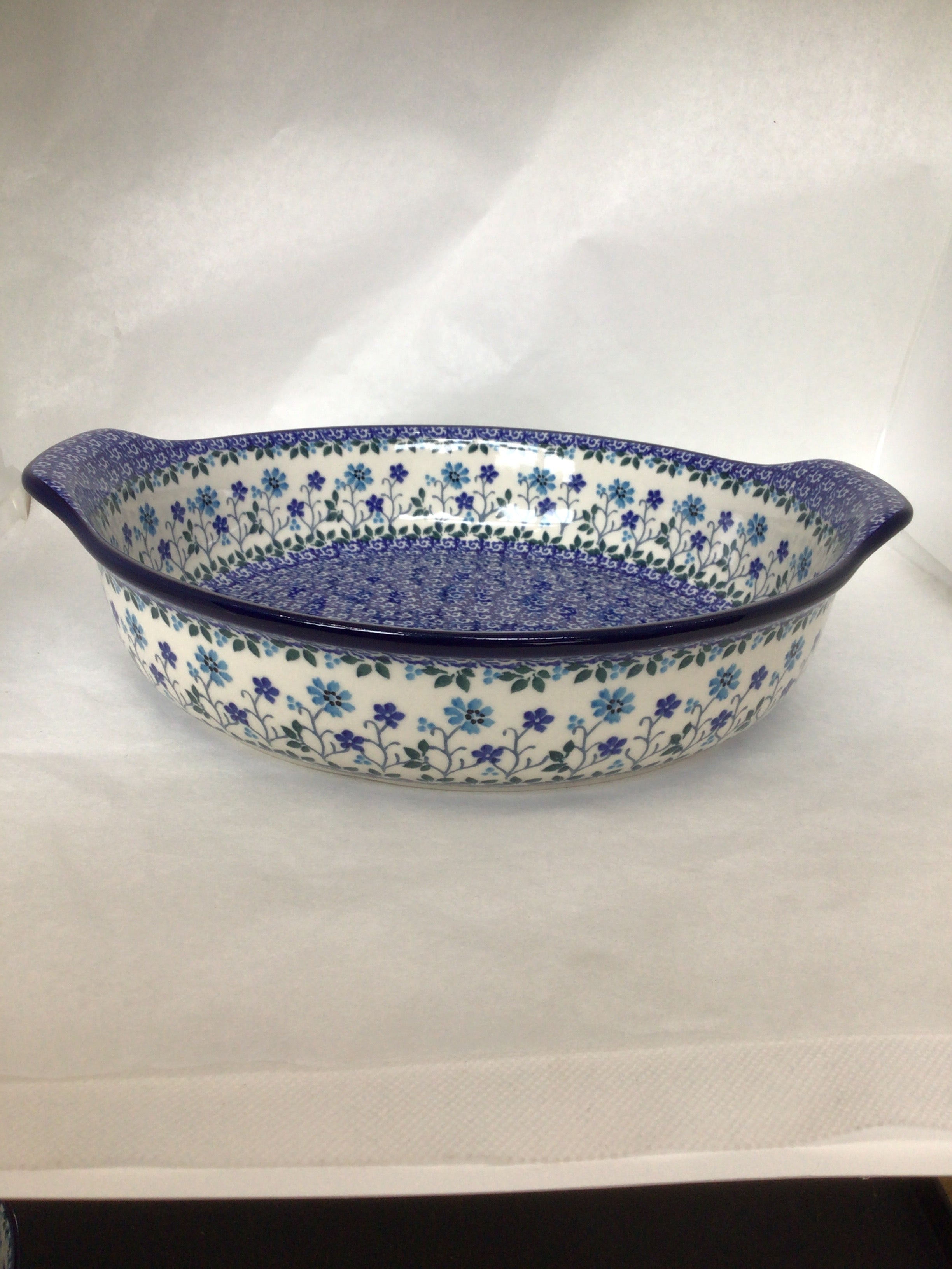Georgia Blue Round Baker w/Grips 10"