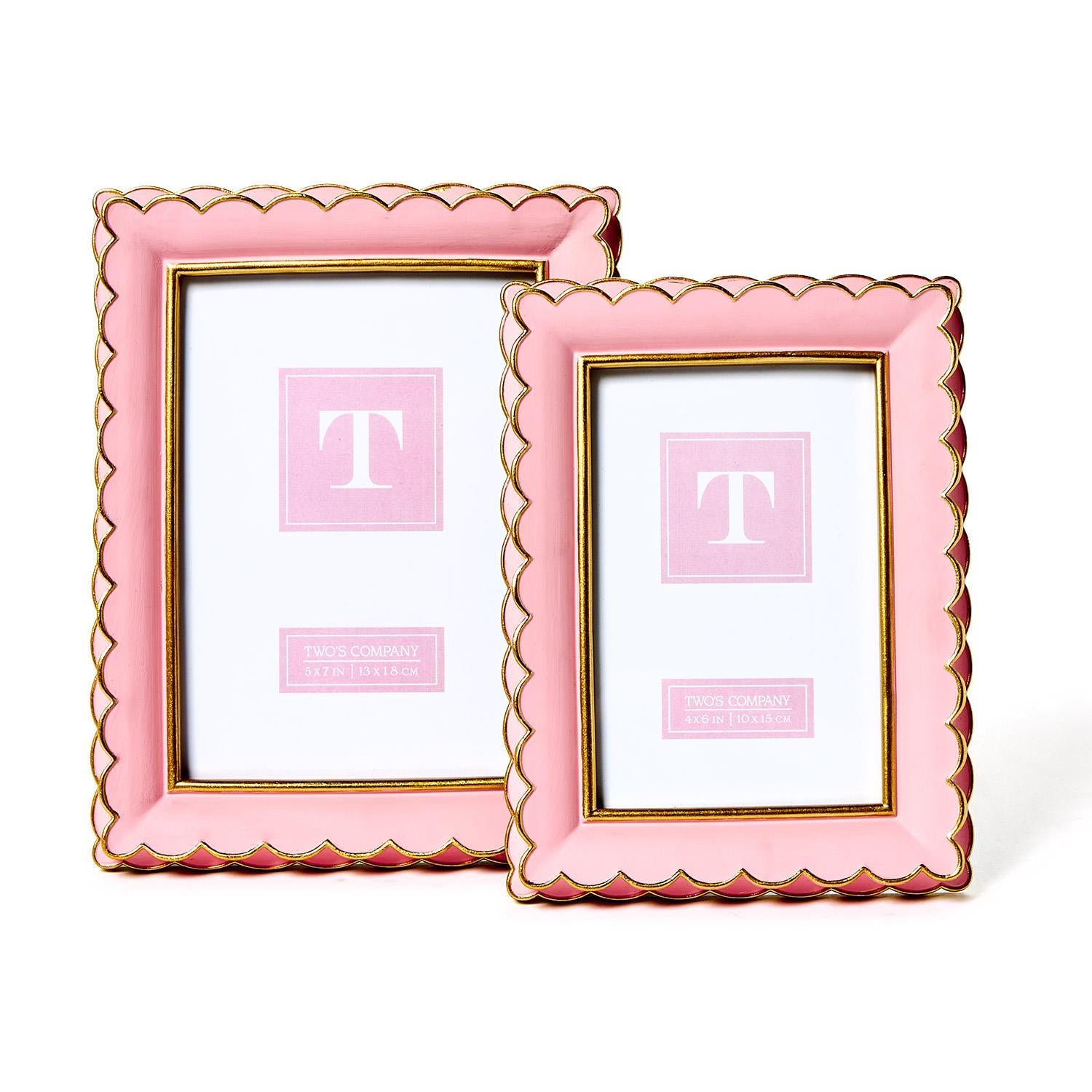 Scalloped Frame