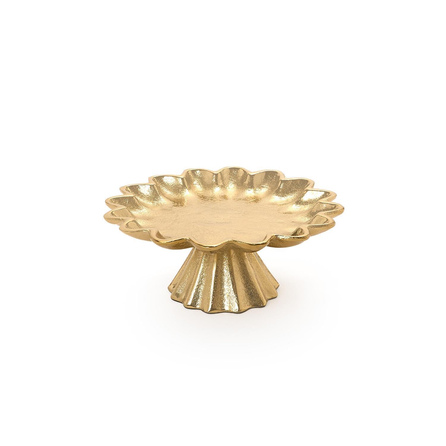 Gold Scalloped Cake Stand