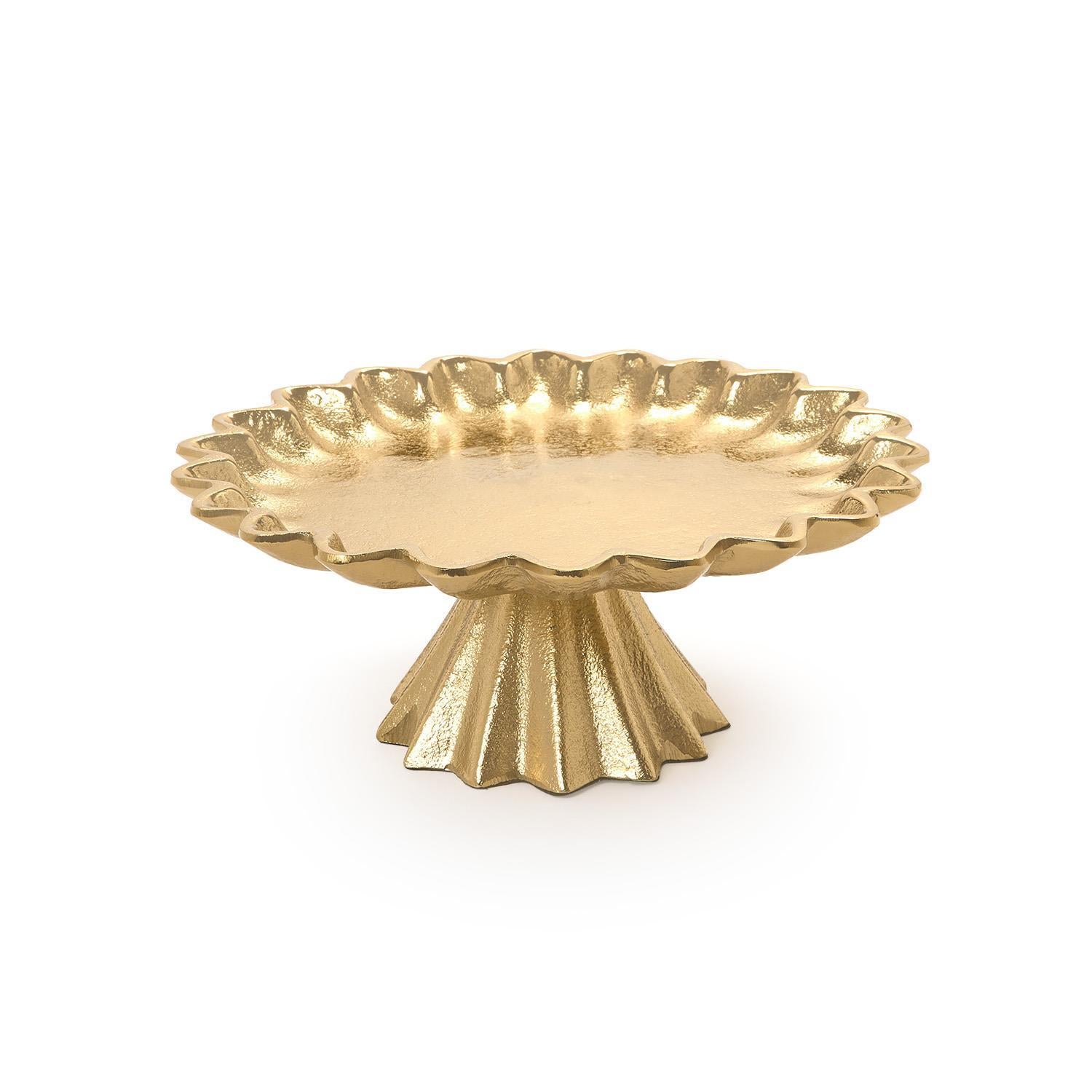 Gold Scalloped Cake Stand