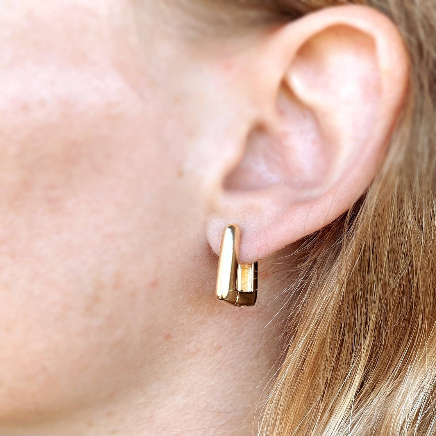 GoldFi - 18k Gold Filled Rectangle Shaped Hoop Earrings