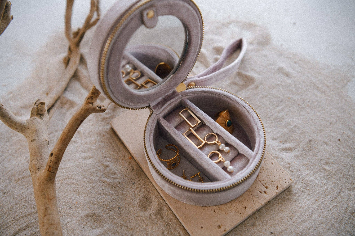 Round Velvet Jewelry Travel Case