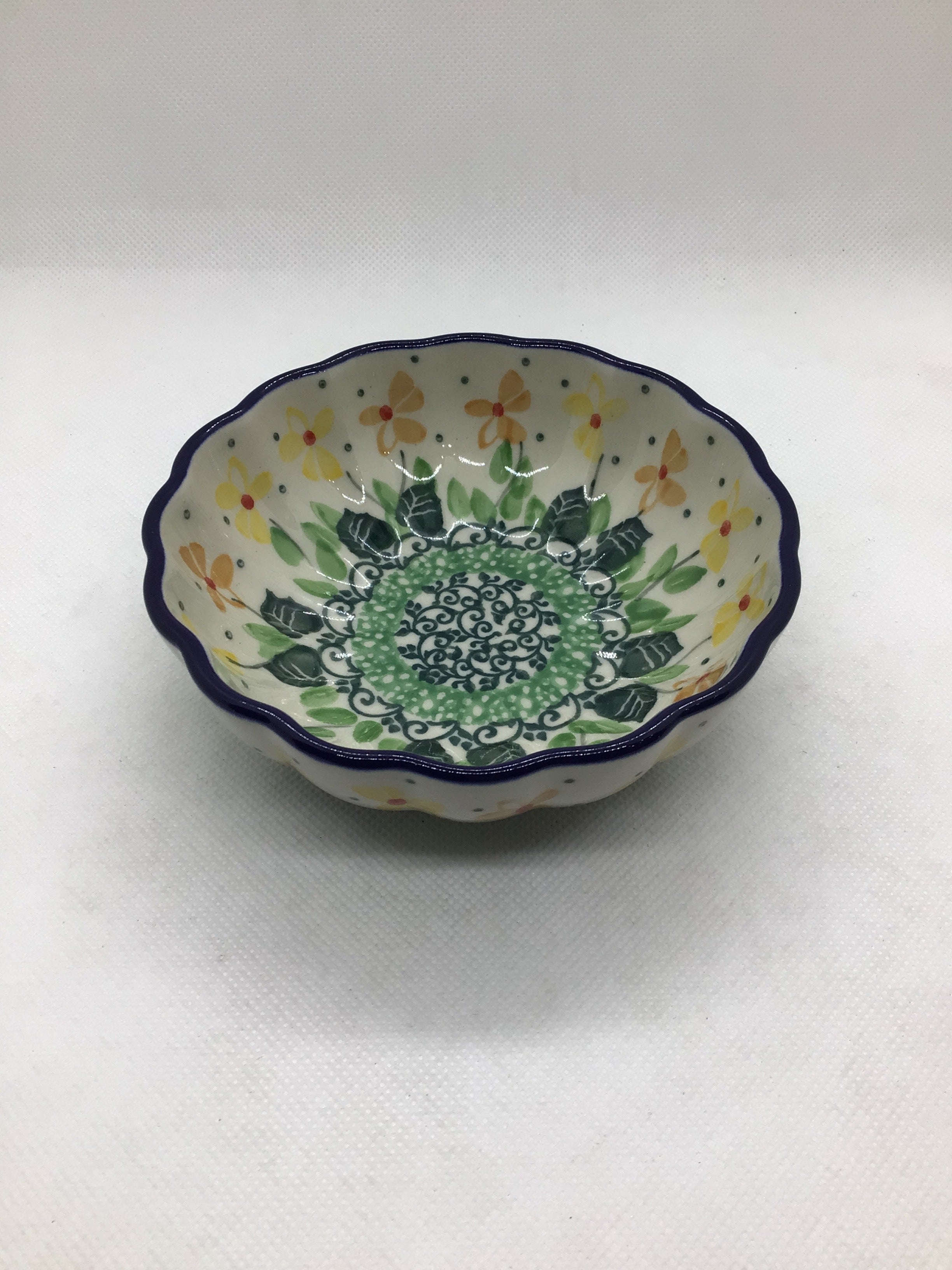 Peaches n Cream Scalloped Bowl 4.5&quot;