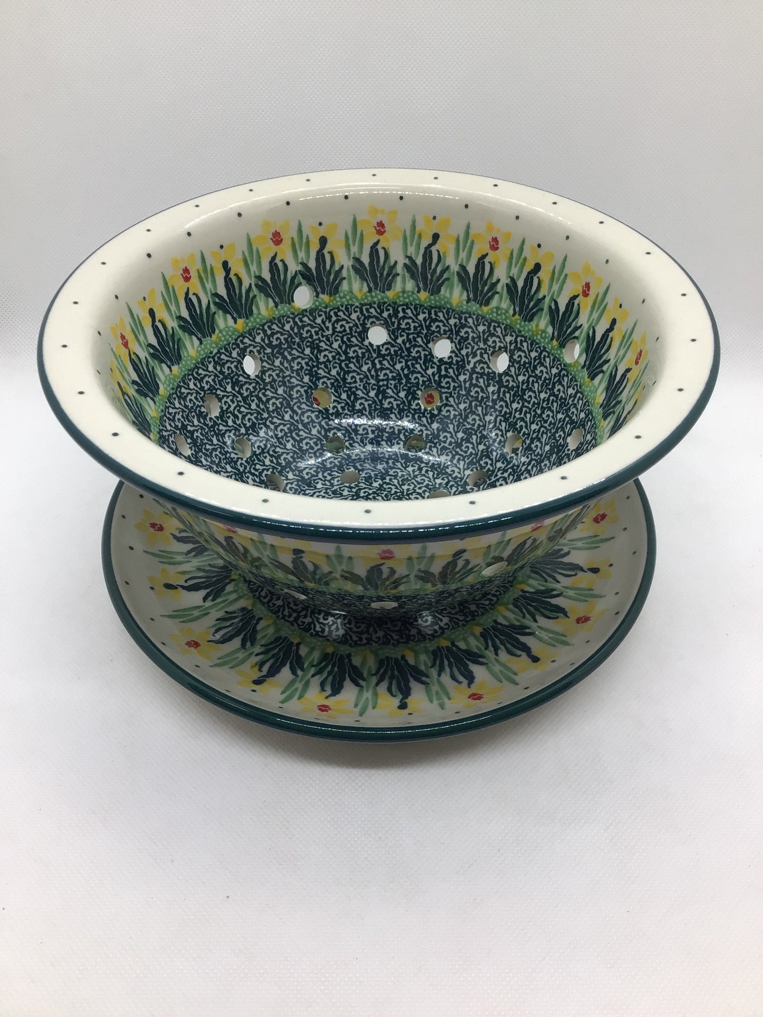 Daffodil Berry Bowl w/Saucer