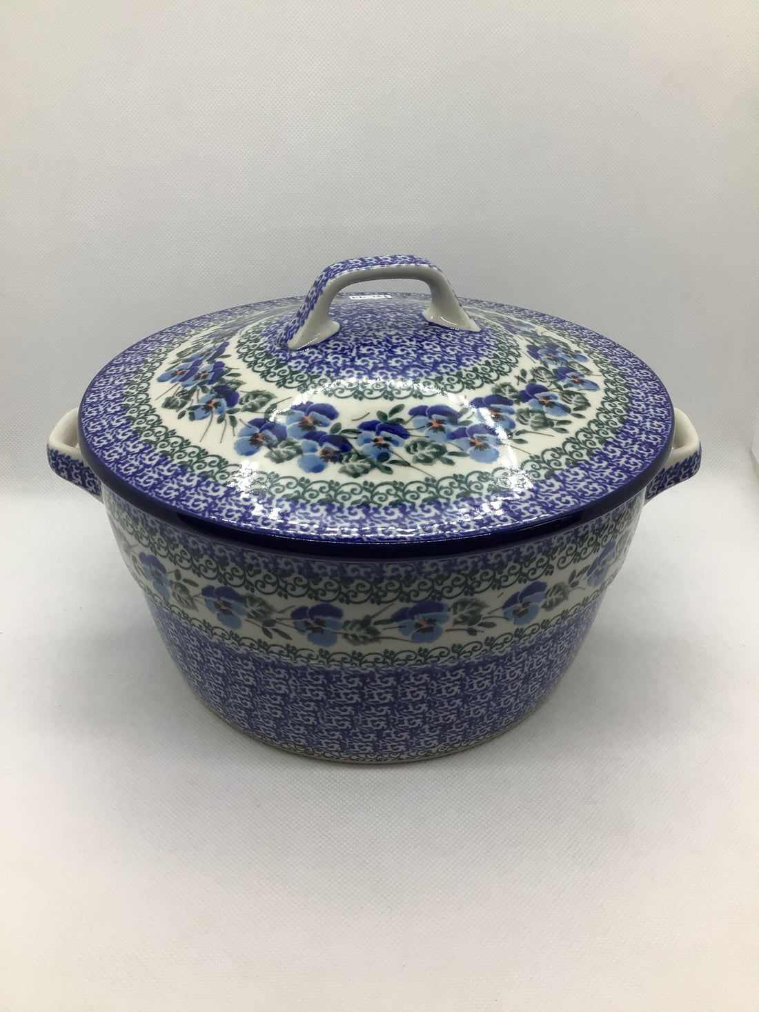 Winter Viola Round Covered Casserole 2QT