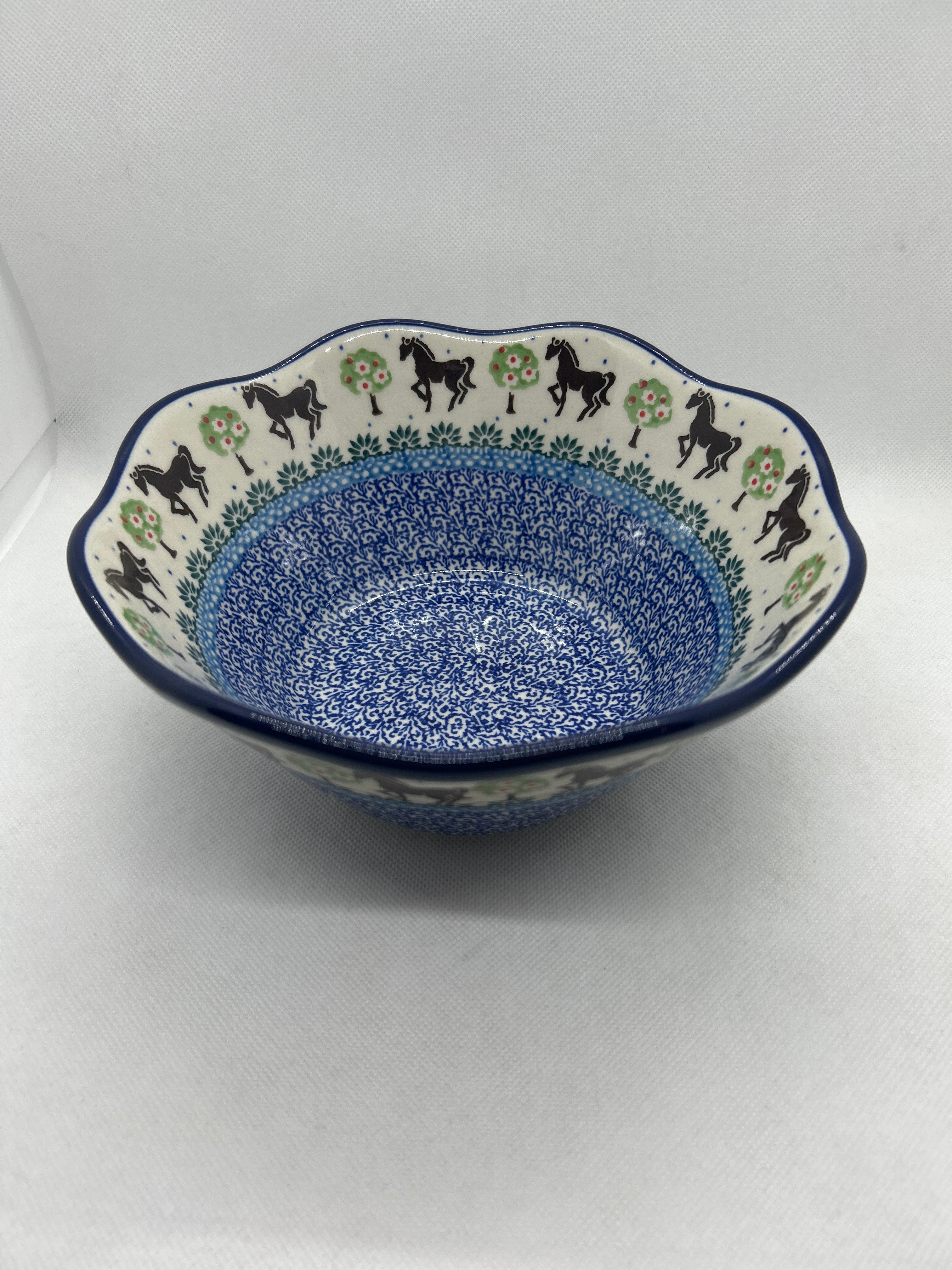 Brown Horse Wavy Edge Bowl 8"