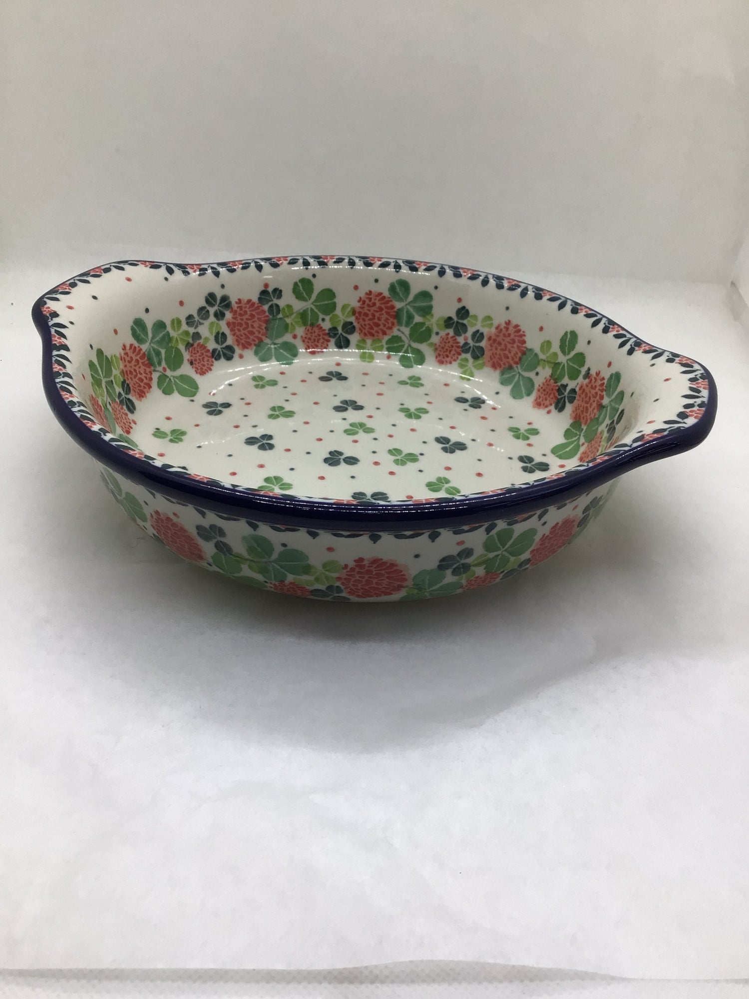Lucky Charm Round Baker w/Grips 8"