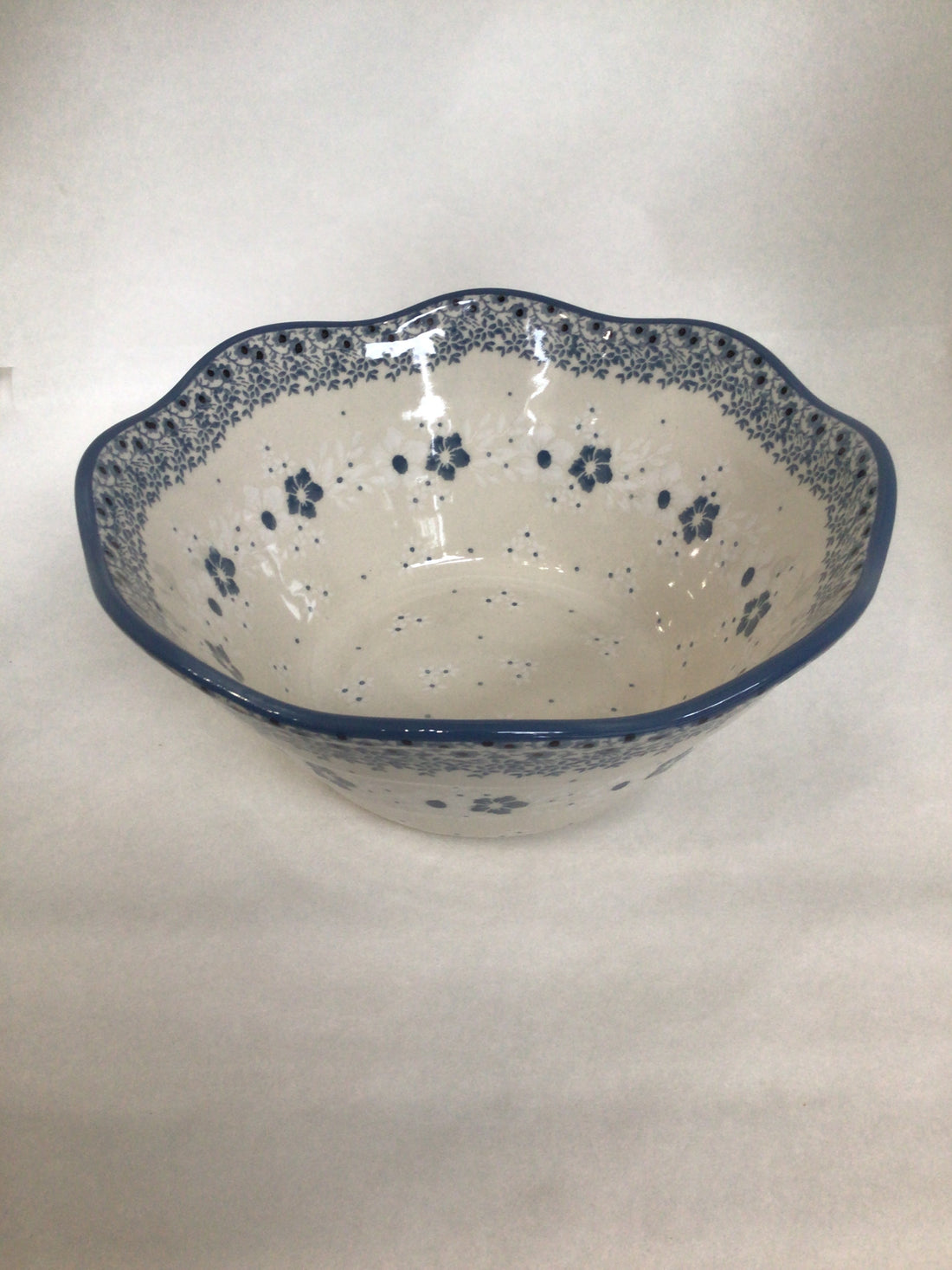 Simple Elegance Wavy Edge Bowl 8"