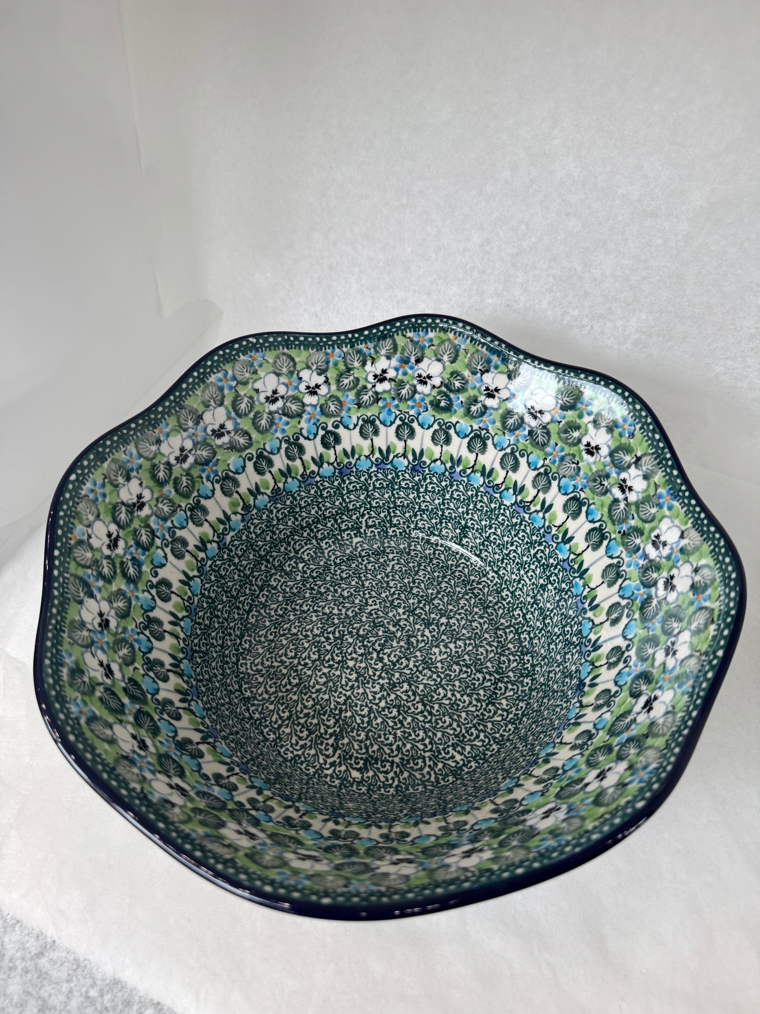 U4795 Wavy Edge Bowl 10"