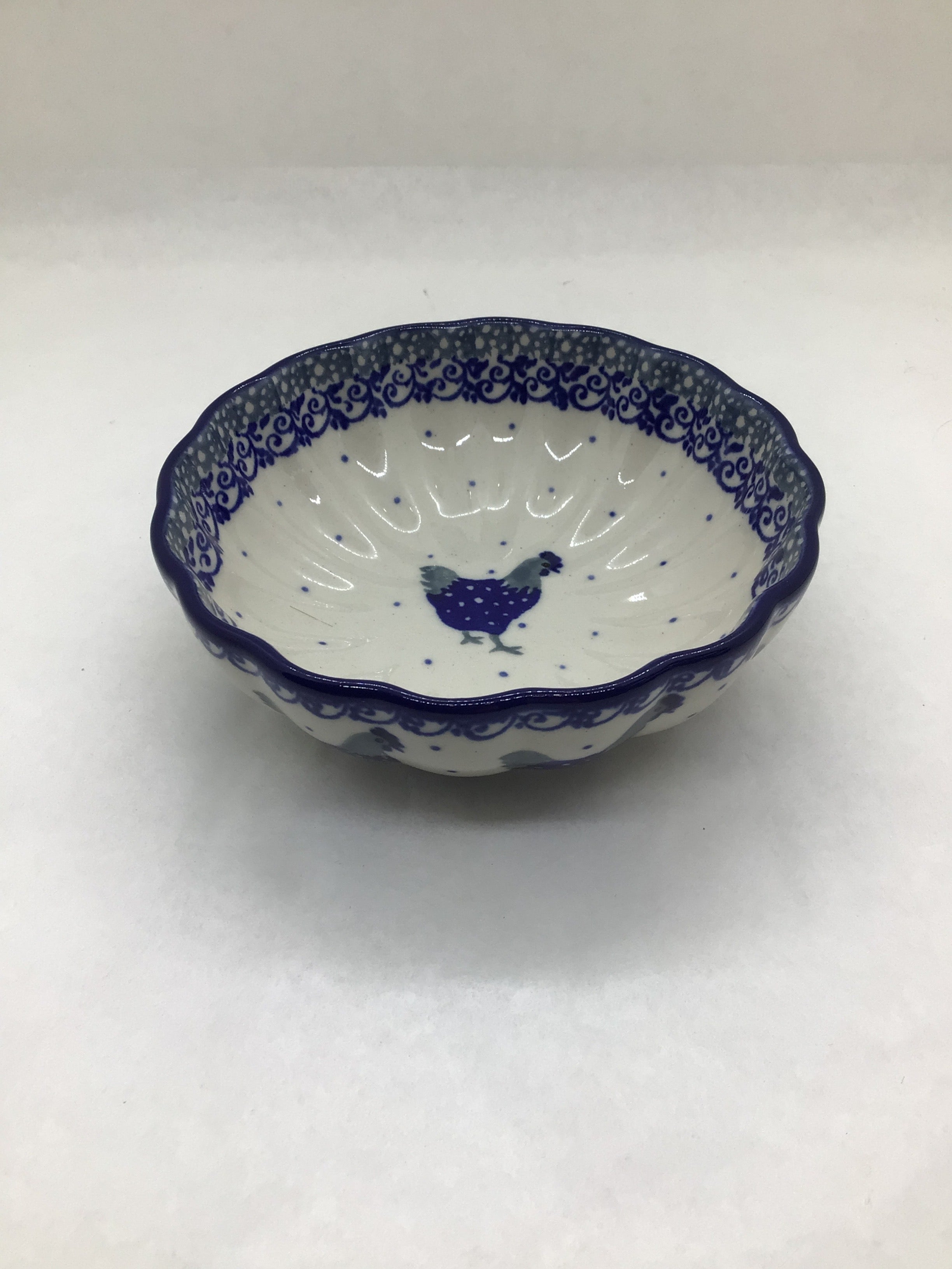 Henny Penny Scalloped Bowl 4.5"