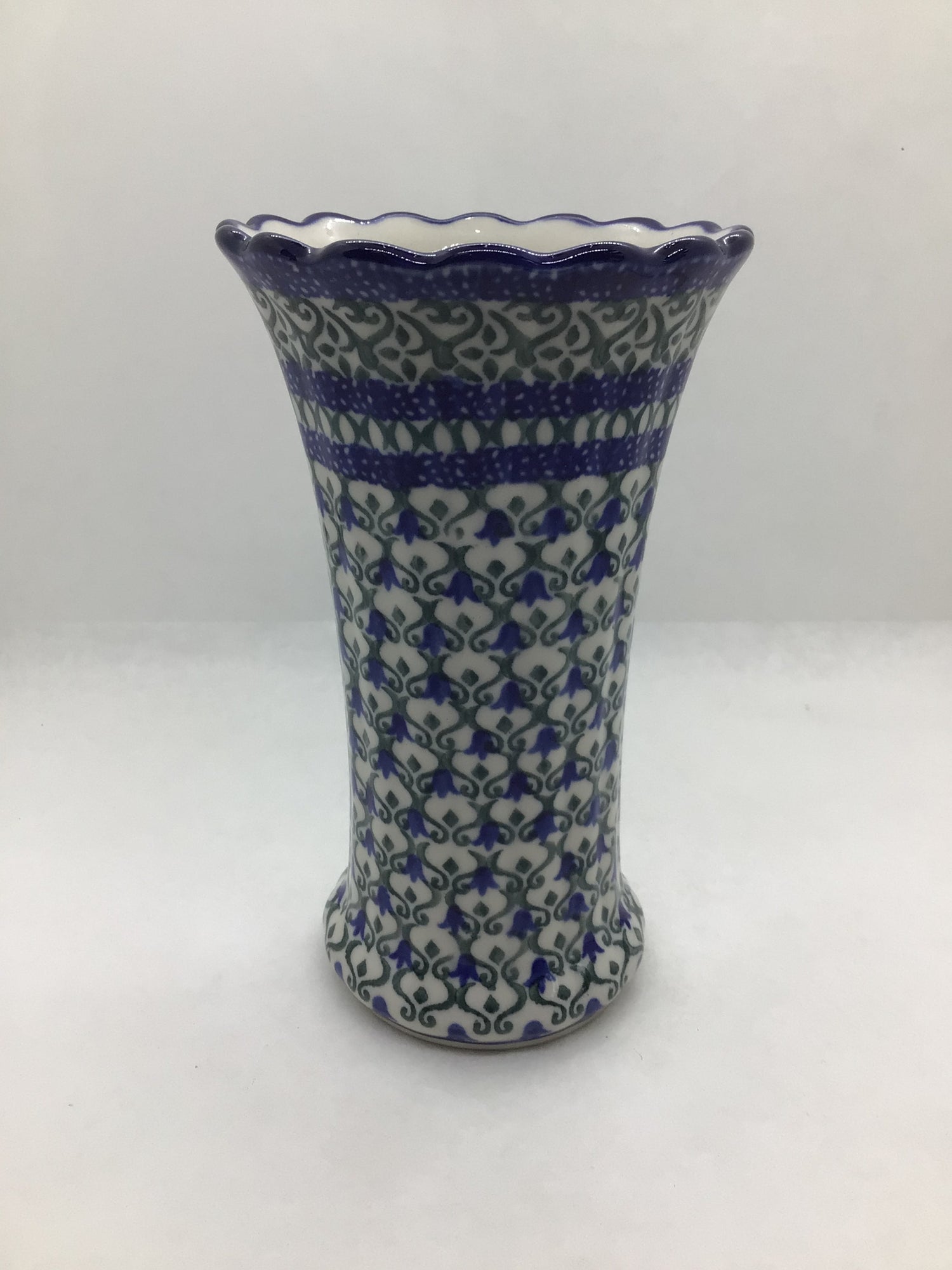 Tulip Trellis Fluted Vase 7"