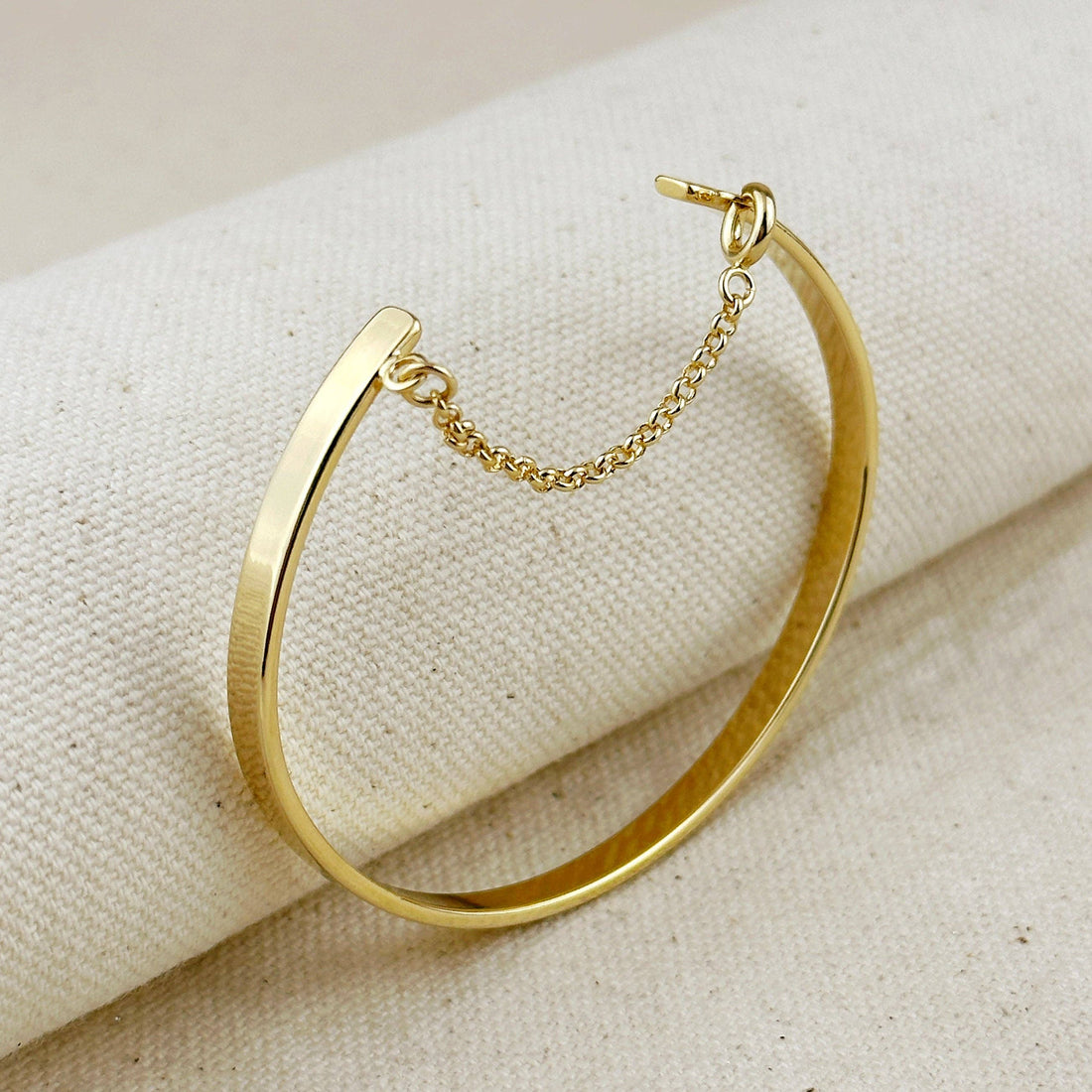 GoldFi - 18k Gold Filled Polished Bangle With Chain