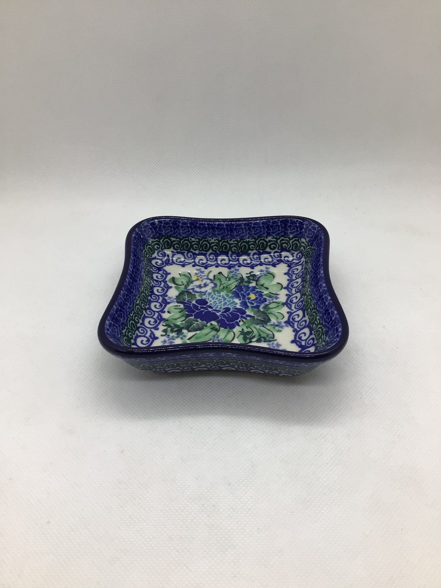 U5138 Shallow Fluted Square Bowl