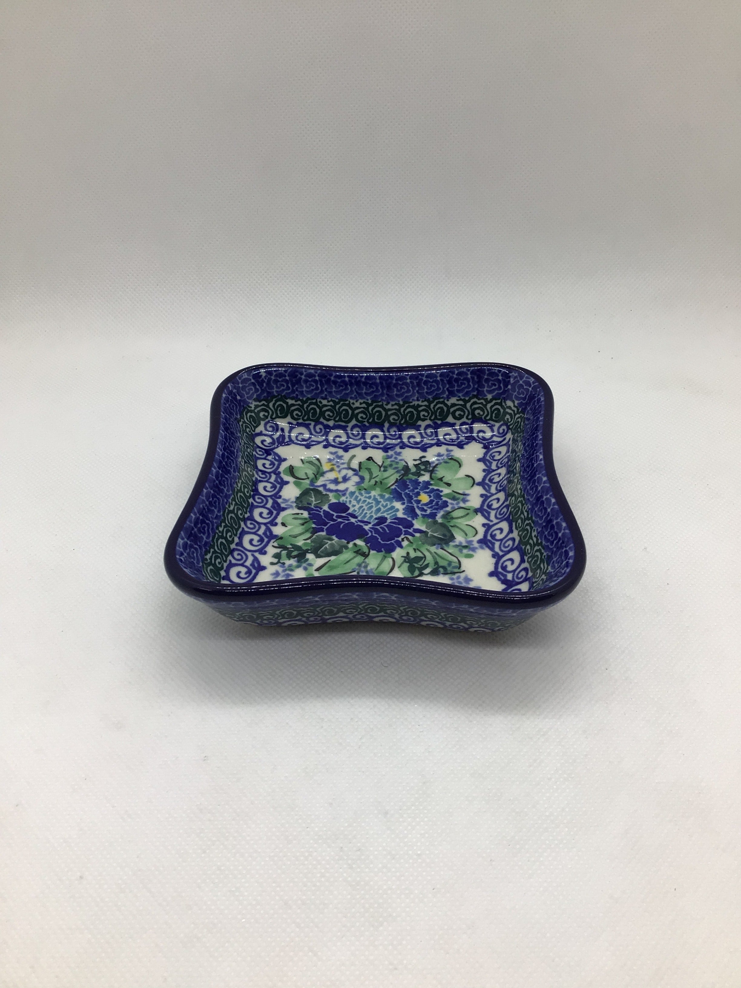 U5138 Shallow Fluted Square Bowl
