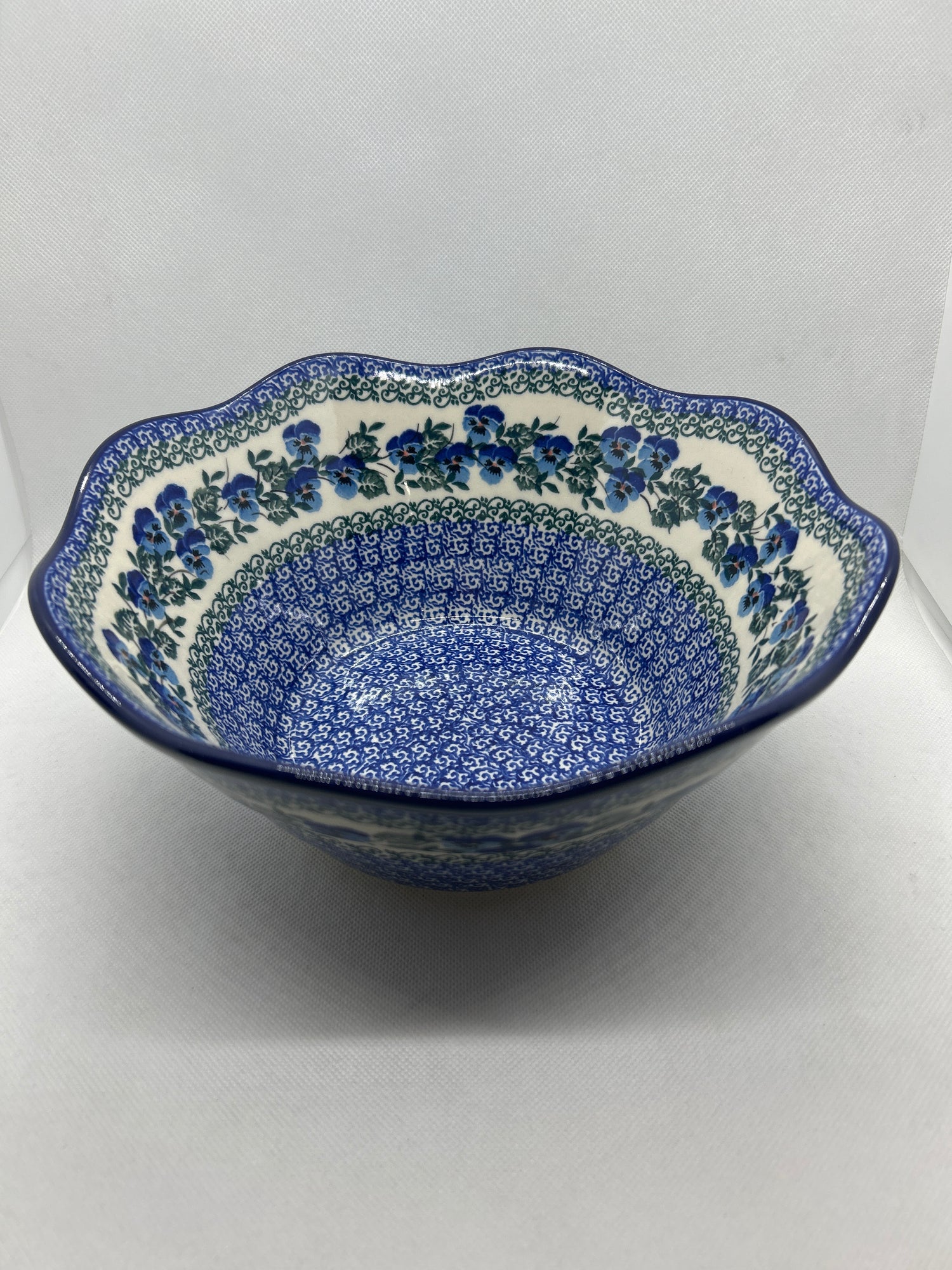 Winter Viola Wavy Edge Bowl 10"