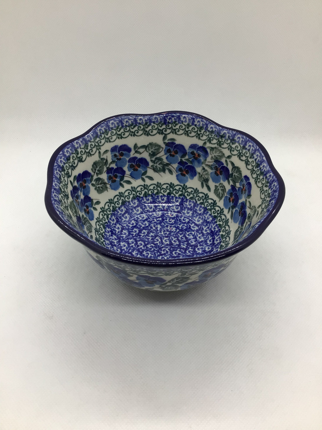 Winter Viola Ruffle Edge Bowl 6"