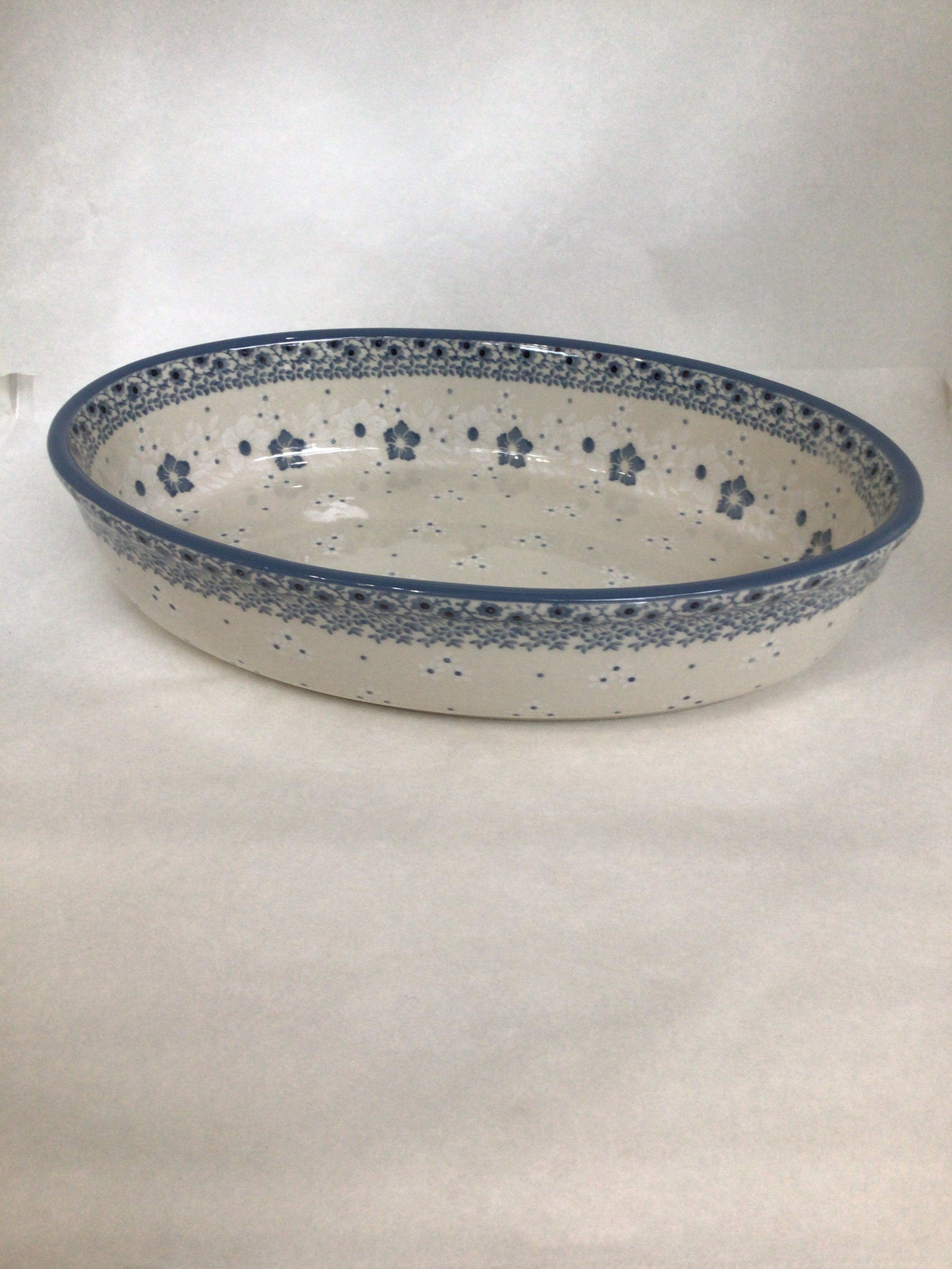 Simple Elegance Oval Baker 10.5"