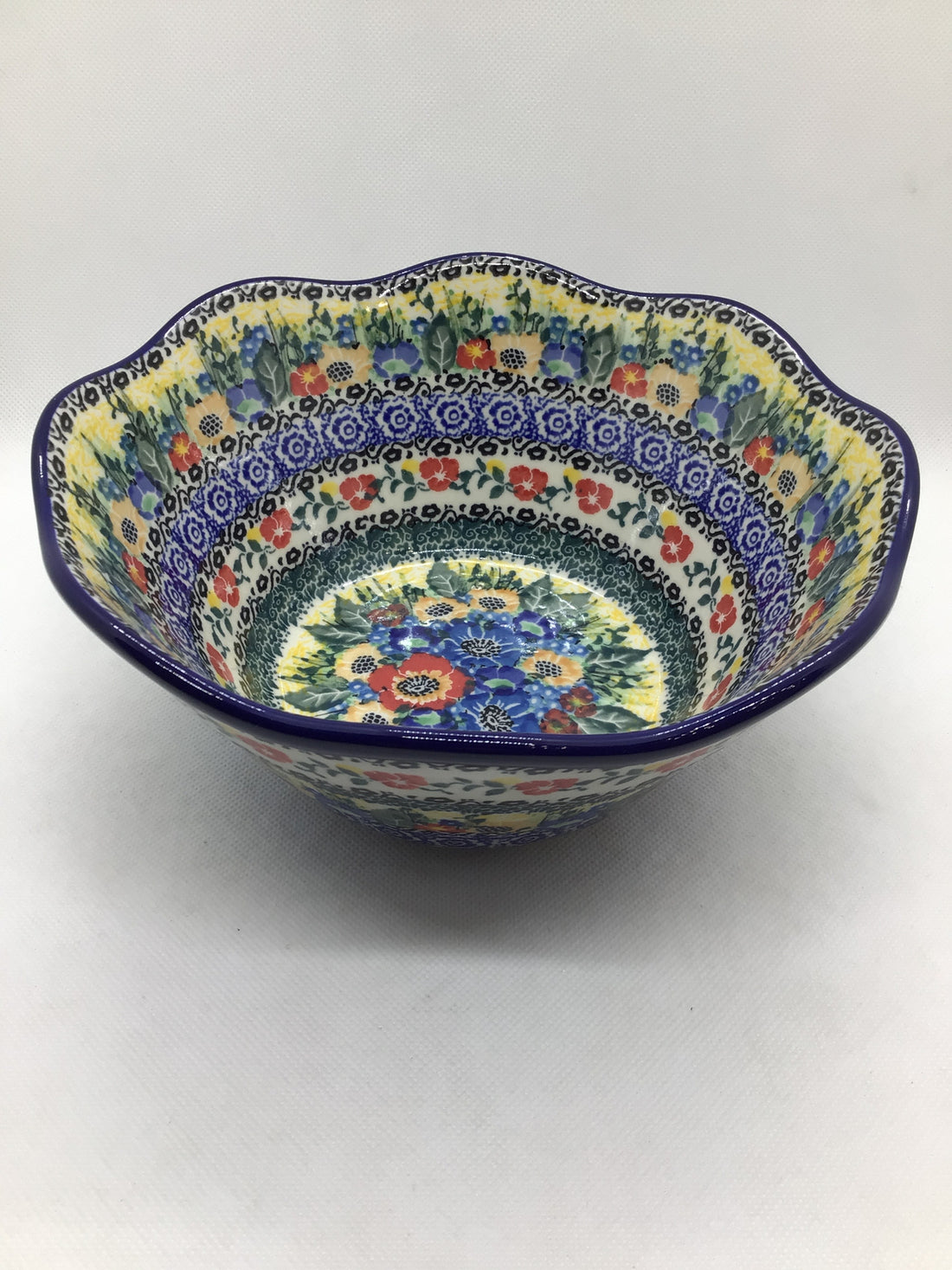 U4578 Wavy Edge Bowl 8"