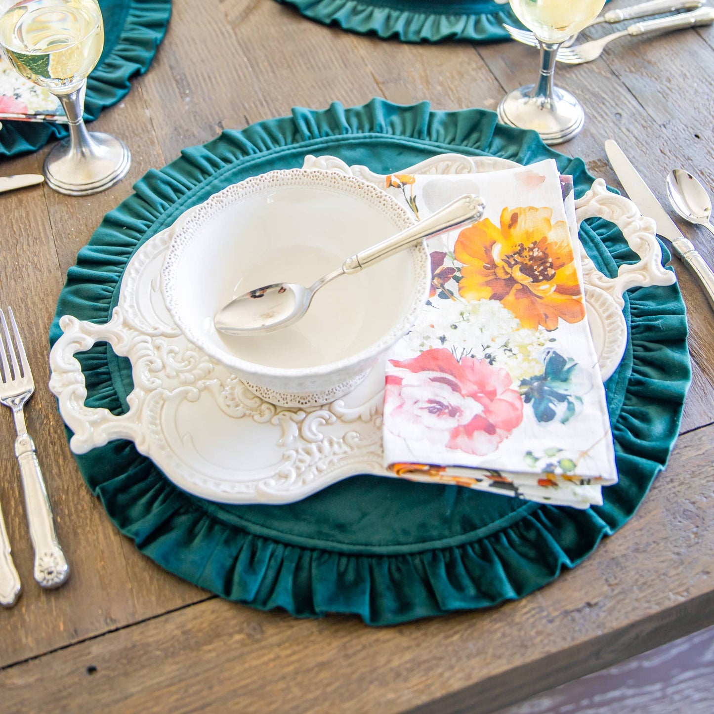 Round Ruffle Velvet Placemat