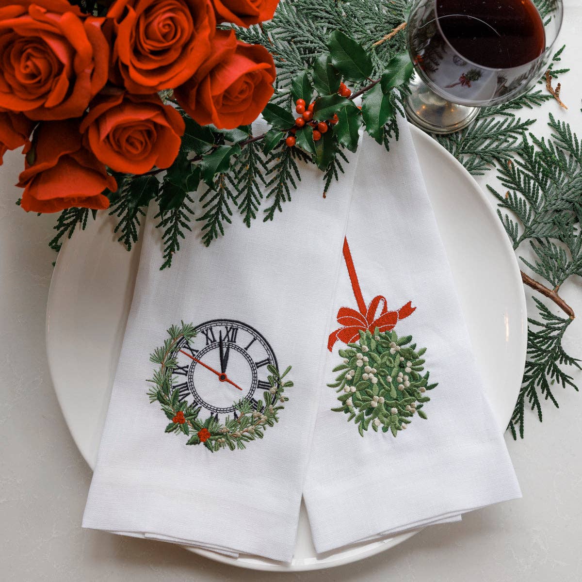 Mistletoe Ball Linen Towel