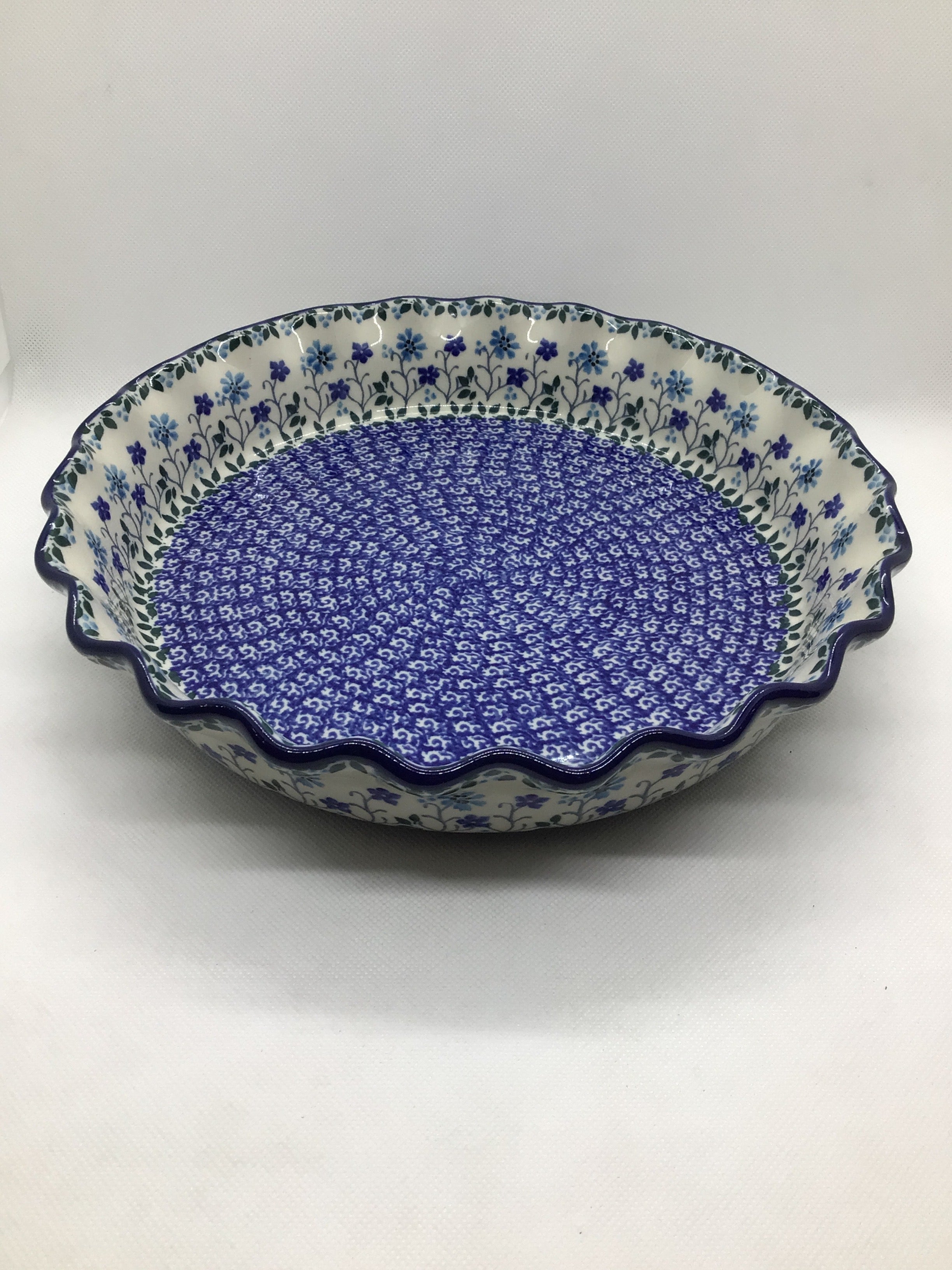 Snowflakes Fluted Pie Baker