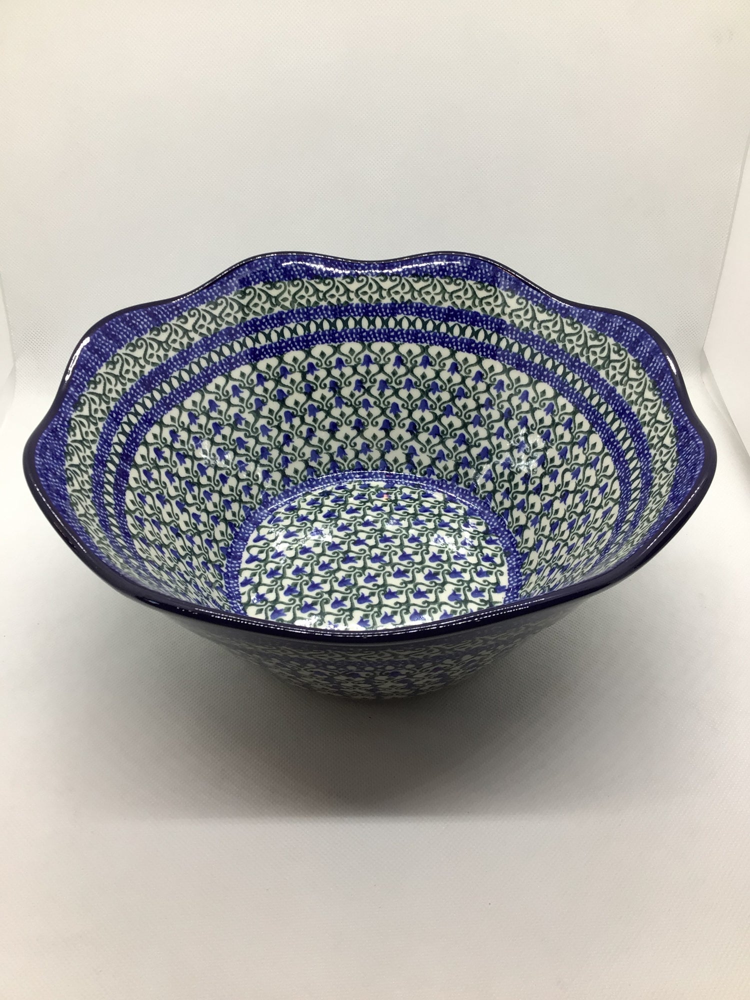 Tulip Trellis Wavy Edge Bowl 10&quot;