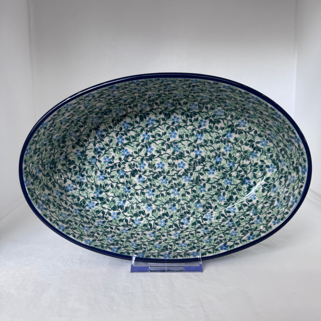 Wandering Vines Oval Baker 9.5"