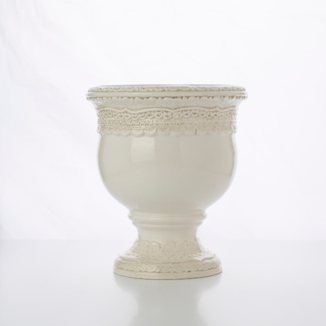 Finezza Cream Small Footed Cachepot