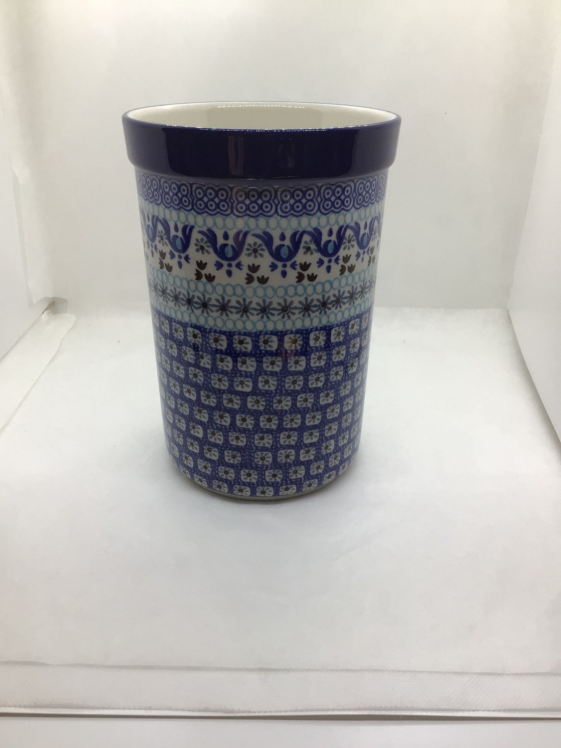 Frozen Utensil Pot 7.75"