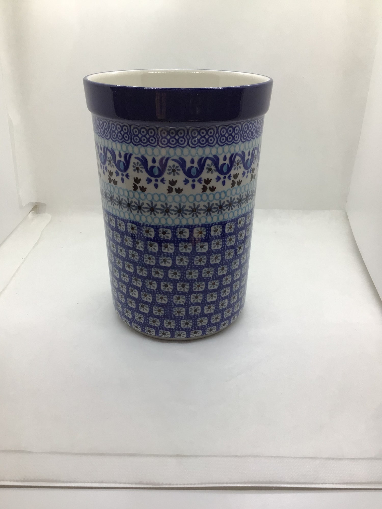 Frozen Utensil Pot 7.75"