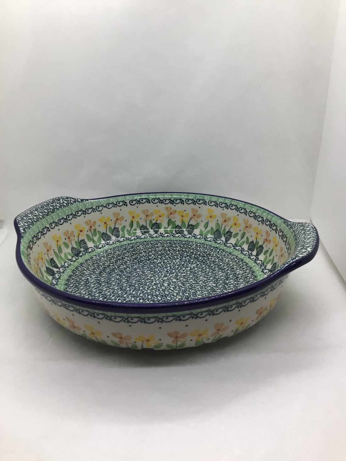 Peaches N Creams Round Baker w/Grips 10"