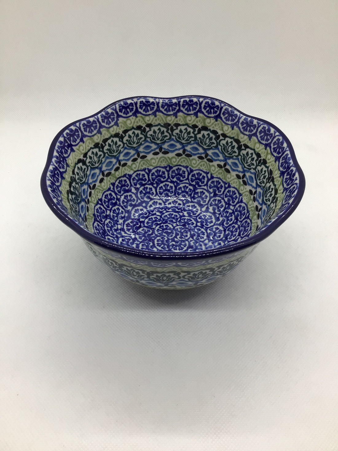 Tranquility Ruffle Edge Bowl 6"