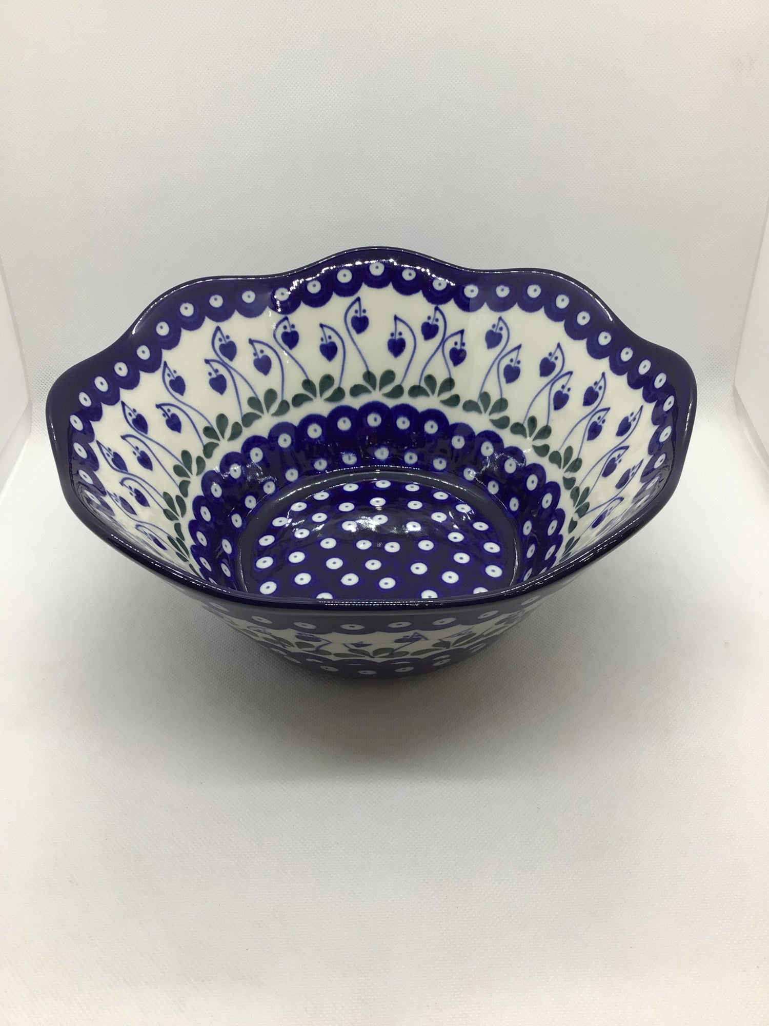 Bleeding Heart Wavy Edge Bowl 10&quot;