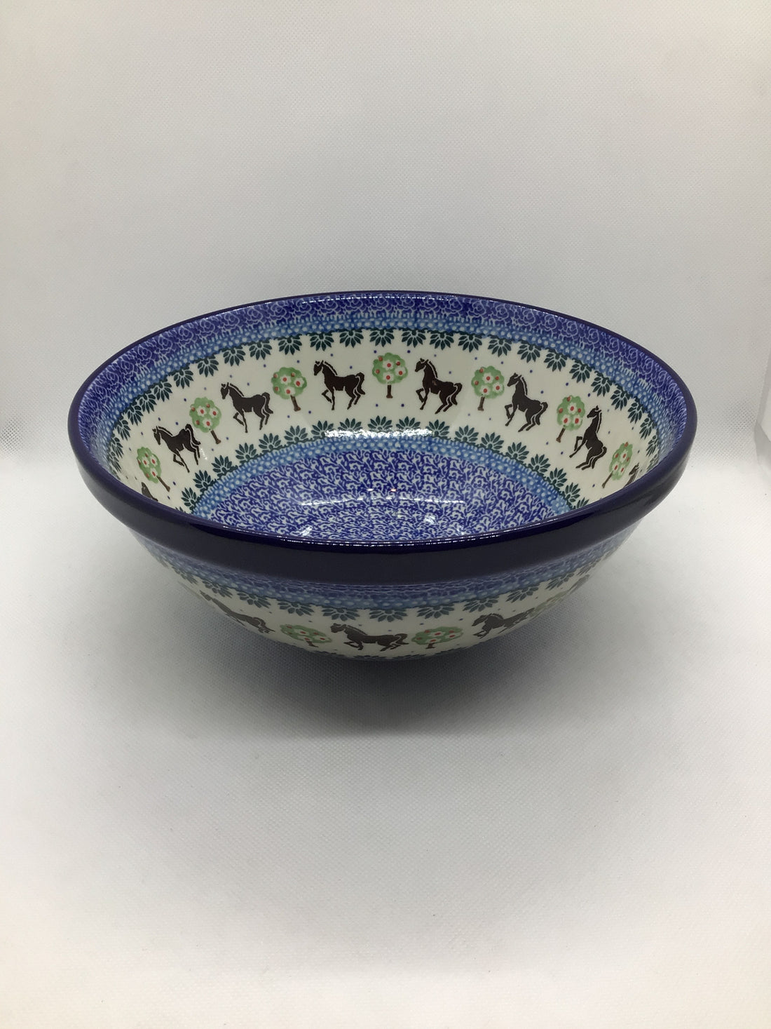 Brown Horse Nesting Bowl 9"