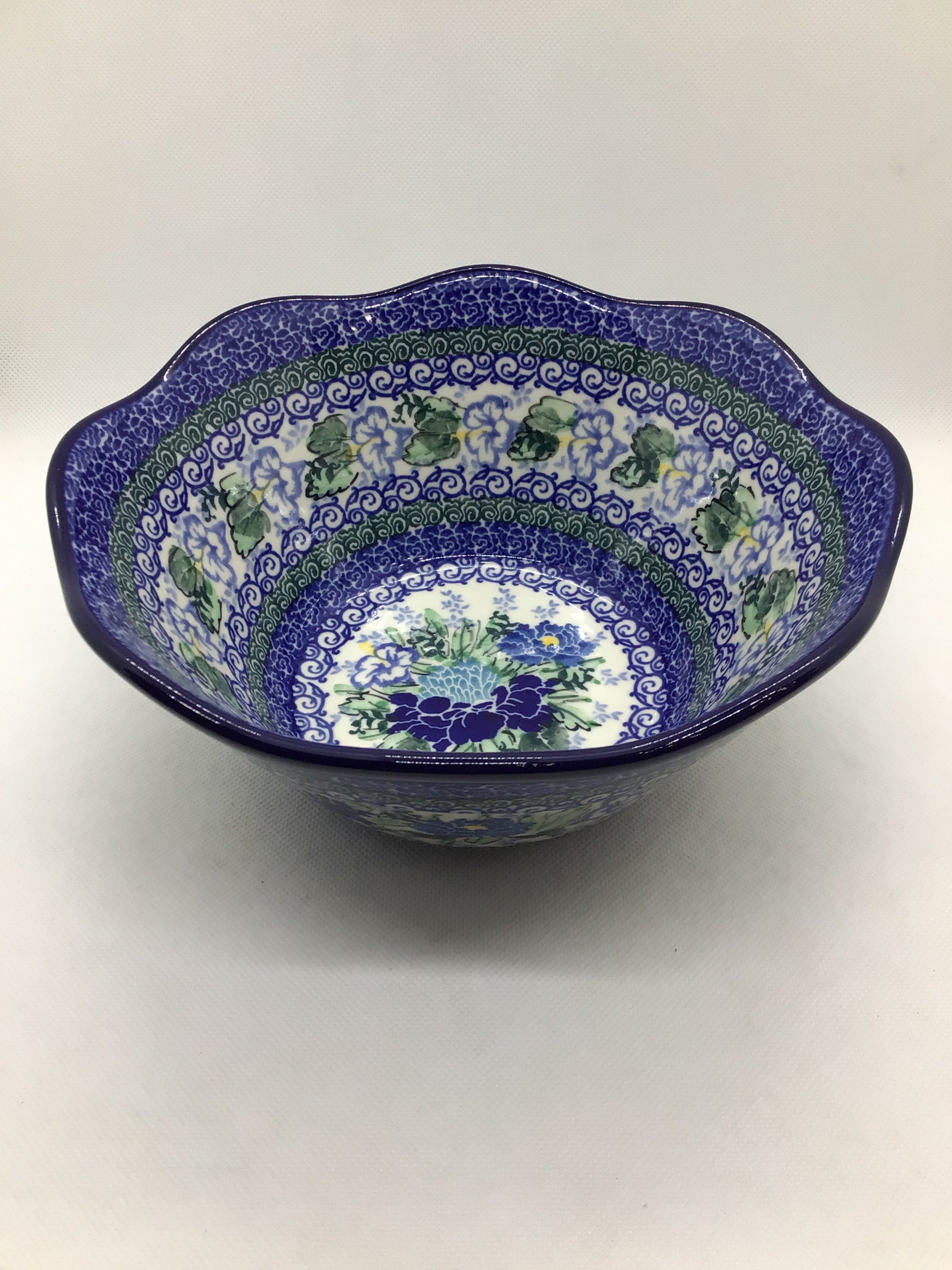 U5138 Wavy Edge Bowl 8"