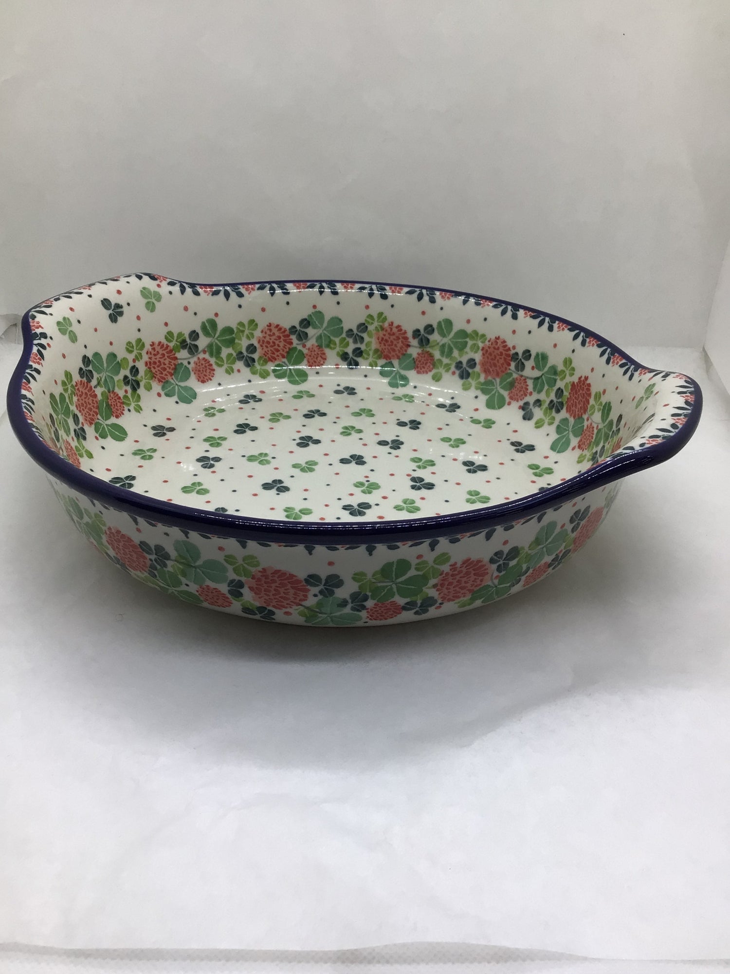 Lucky Charm Round Baker w/Grips 10"