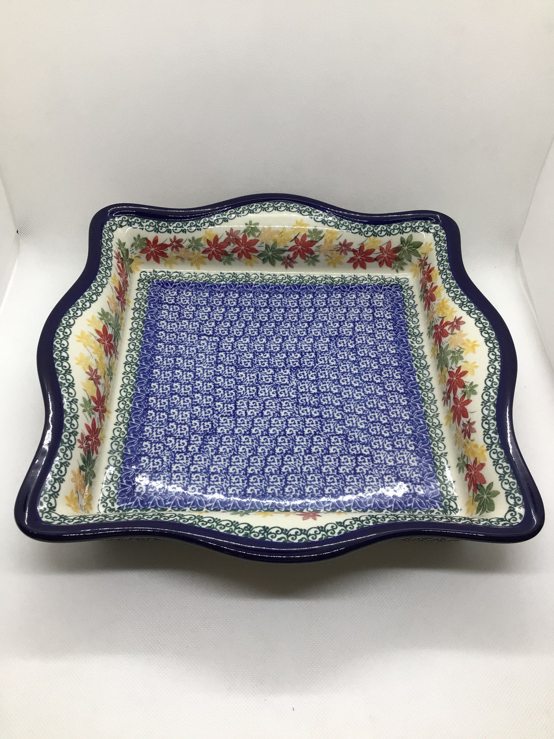 Maple Harvest Square Fluted Edge