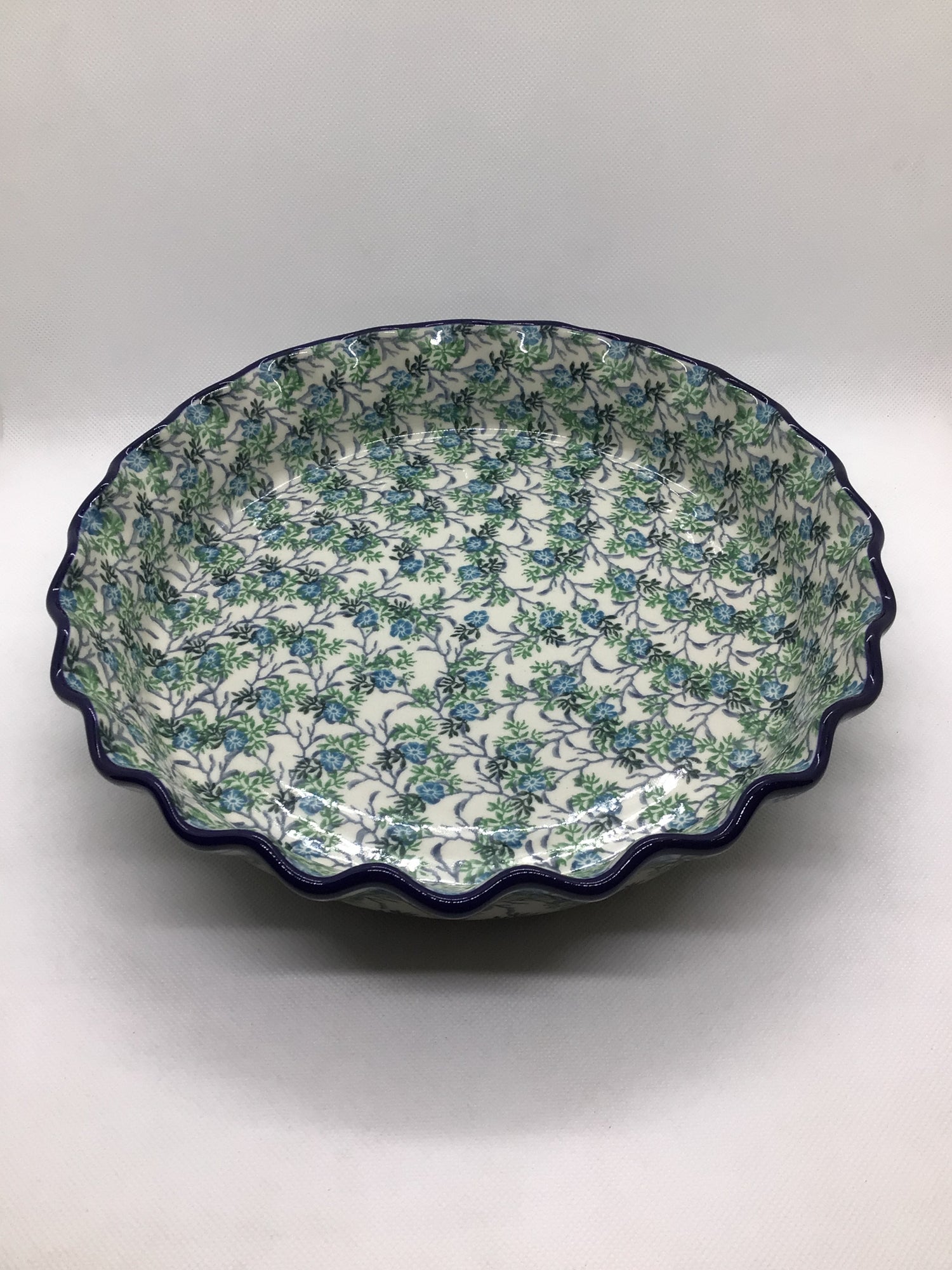Summer Ivy Fluted Pie Baker