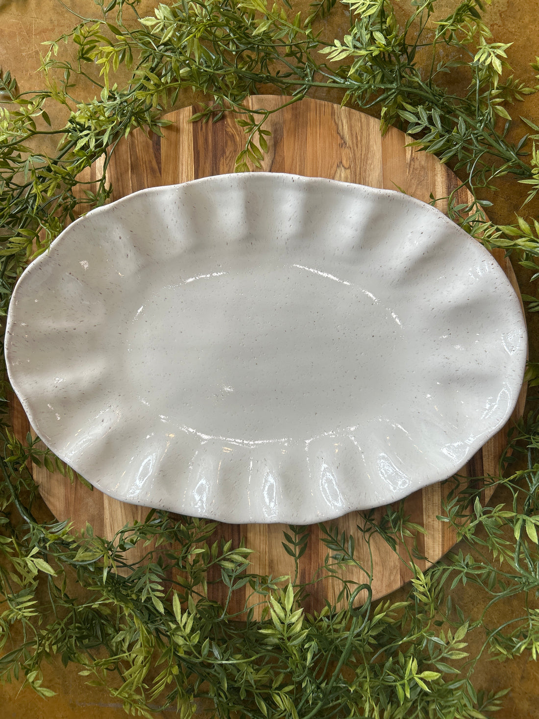 Fluttered Oval Platter-Eyelet White