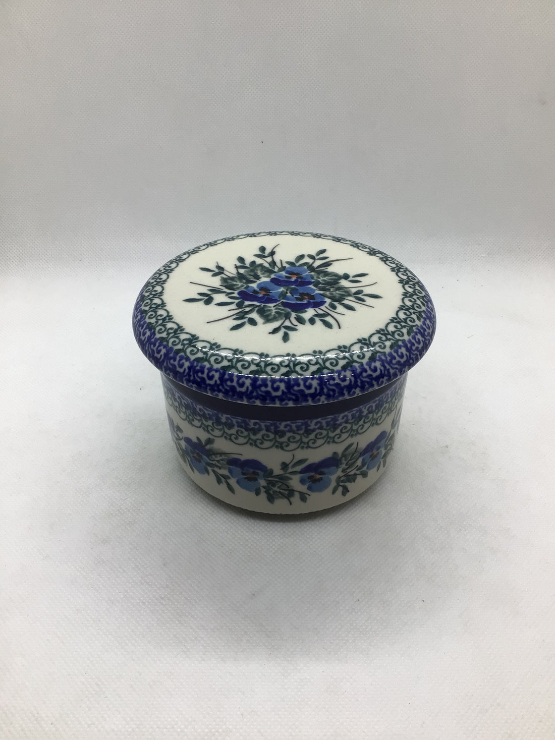 Winter Viola Butter Bell